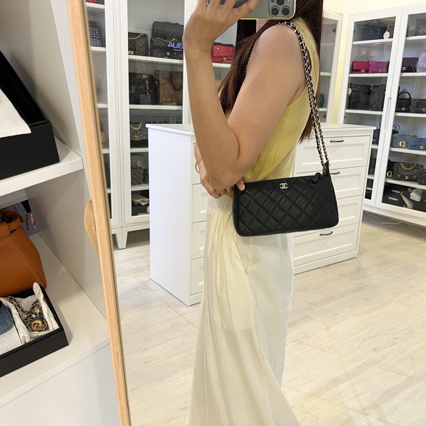 Chanel 25A Clutch on Chain in Black Caviar and Lghw ( )