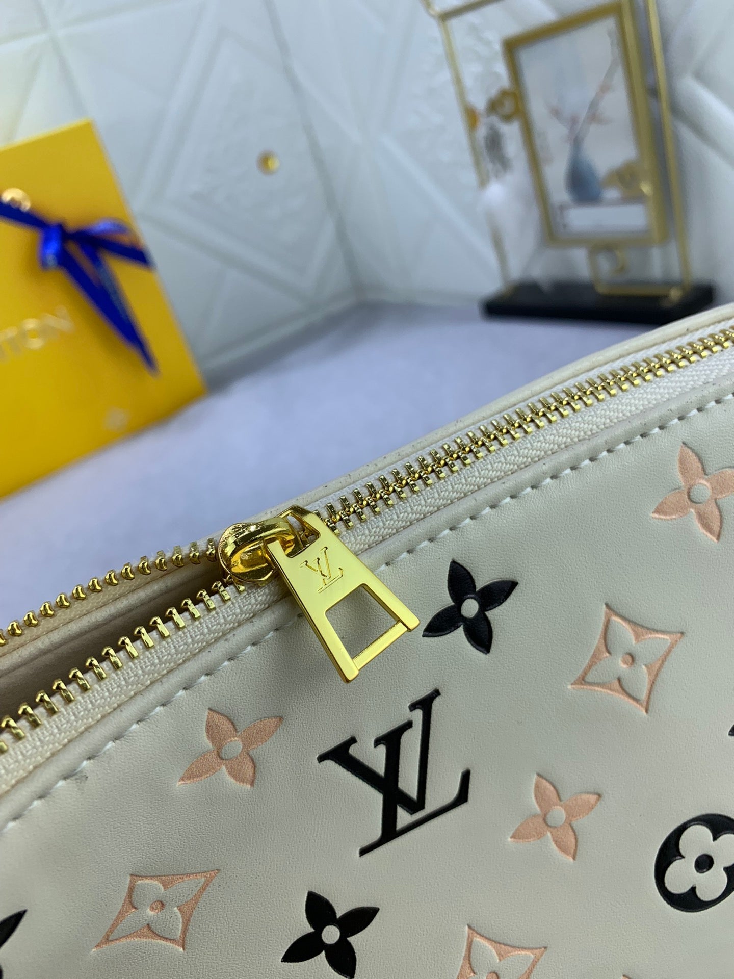 EN - Luxury LUV 881 Travel Bag