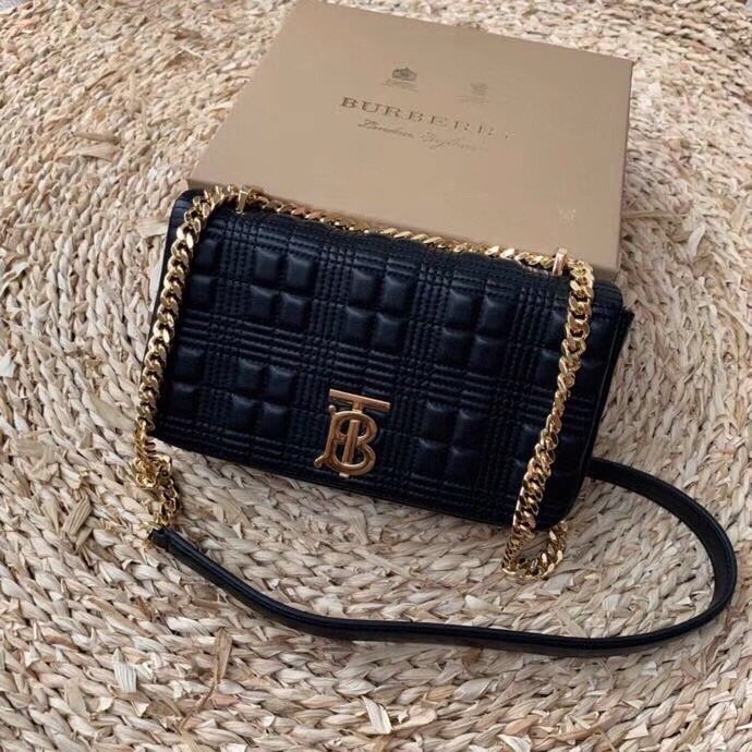 Top Quality Medium Lola Bag For Women Quilted Monogram Travel Bag