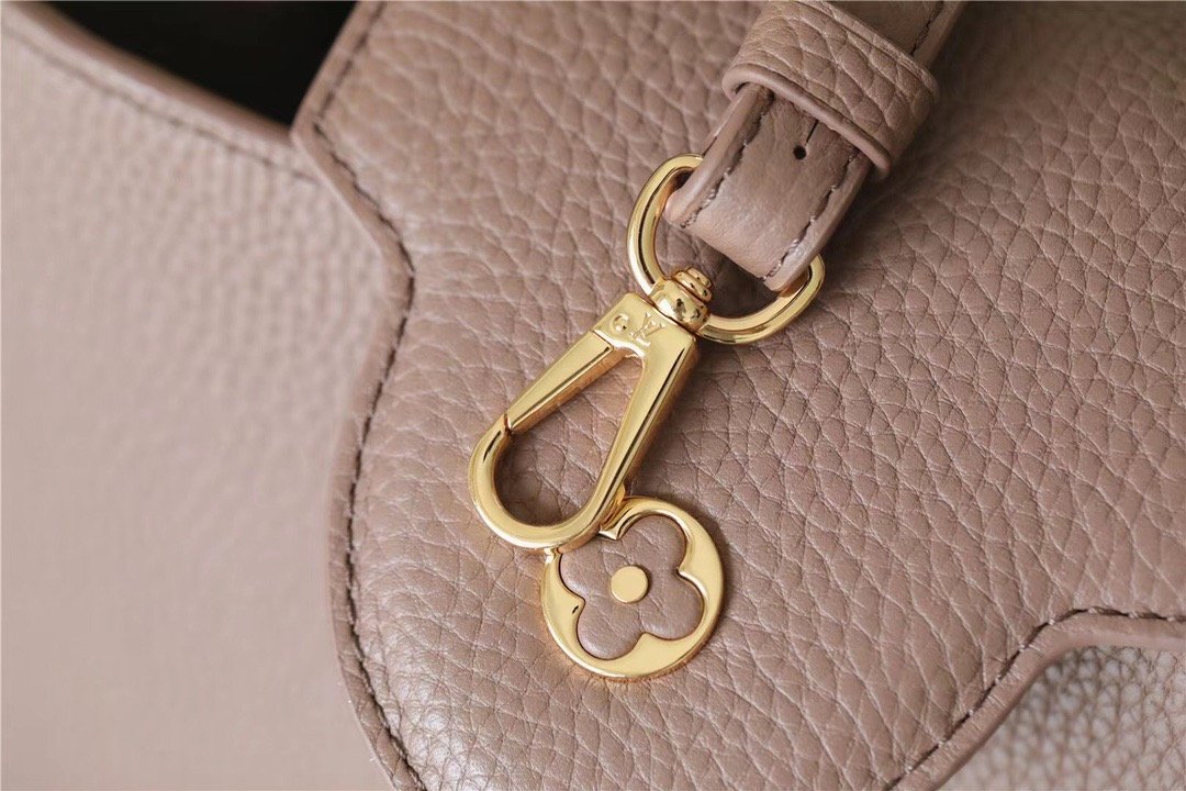 Top Quality Capucines Bb Taurillon Light For Brown Crossbody Bag