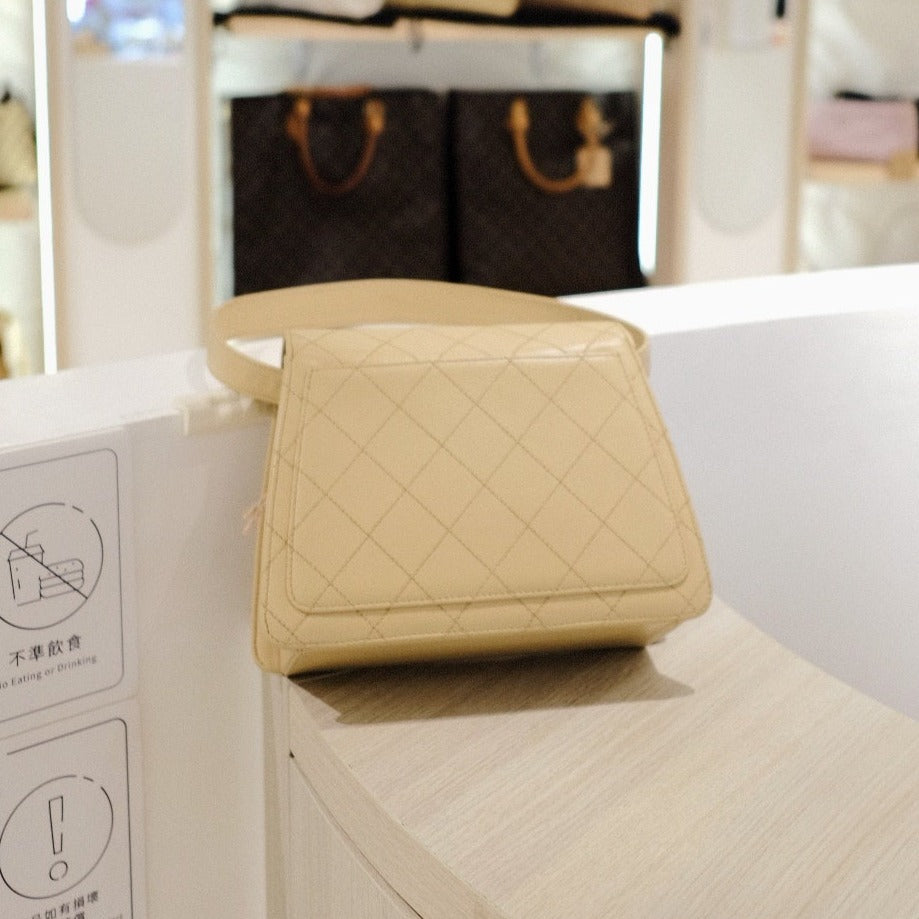 Chanel   kelly shoulder bag