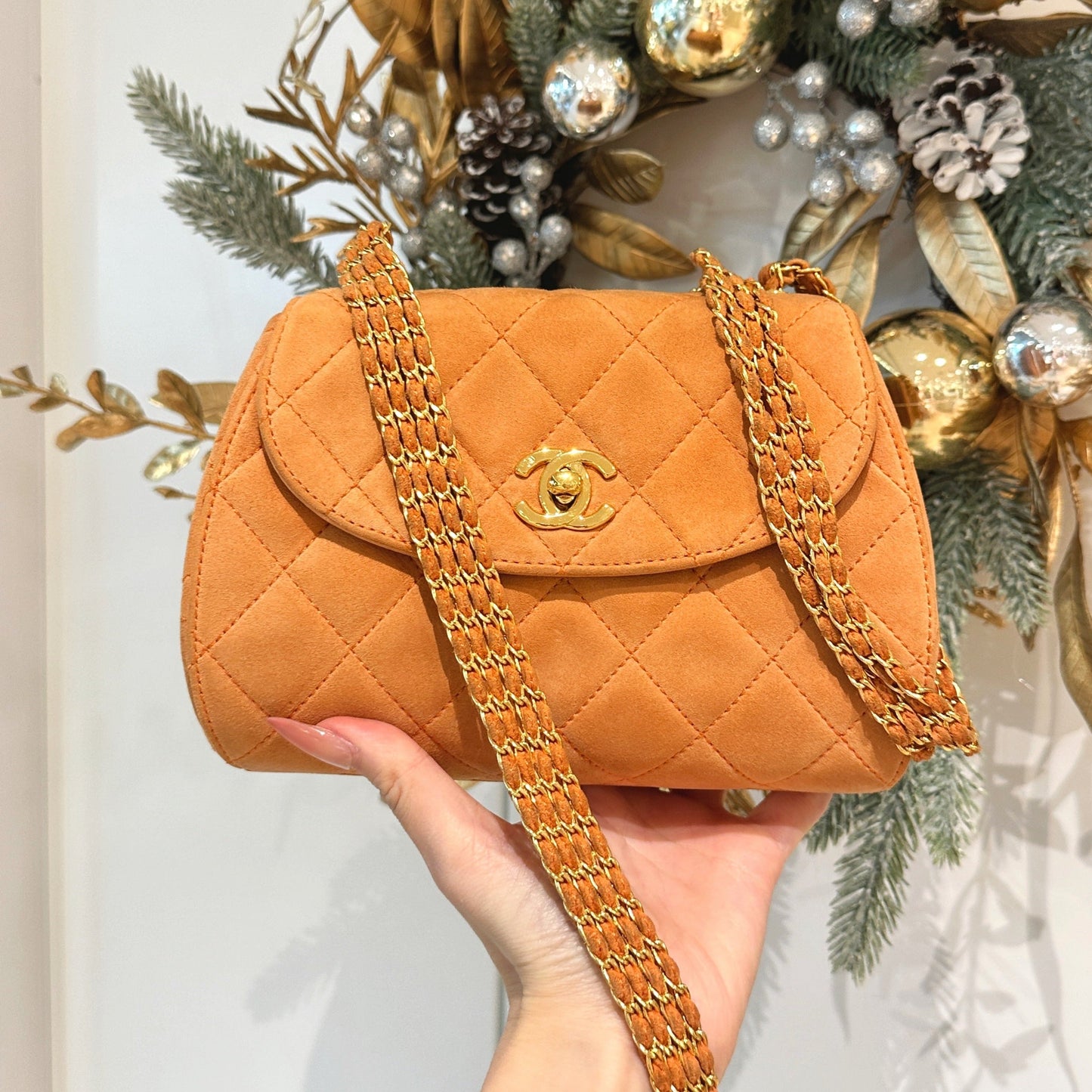 Chanel   suede chain bag
