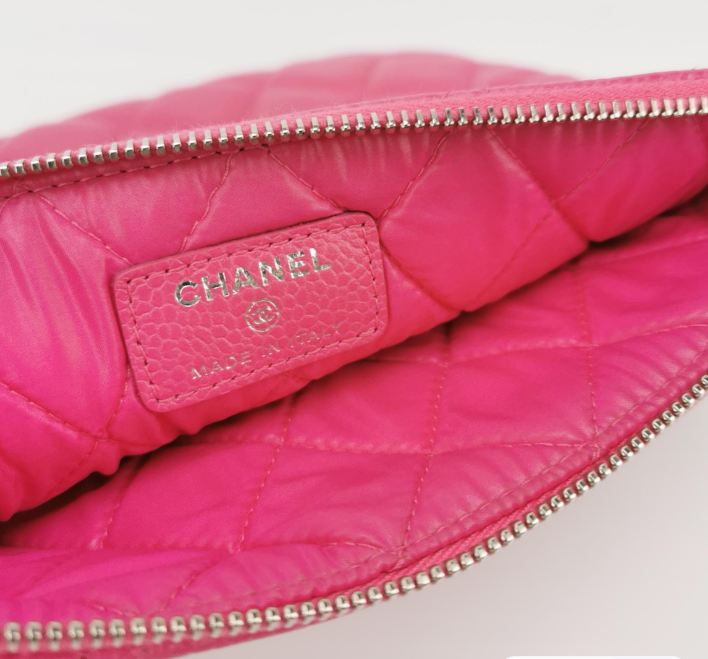 Chanel clutch pink