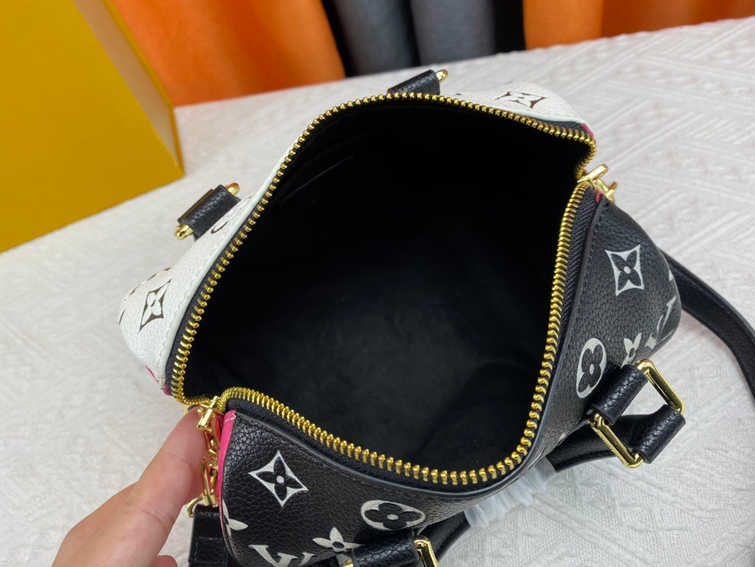 EN - Luxury LUV 779 Travel Bag
