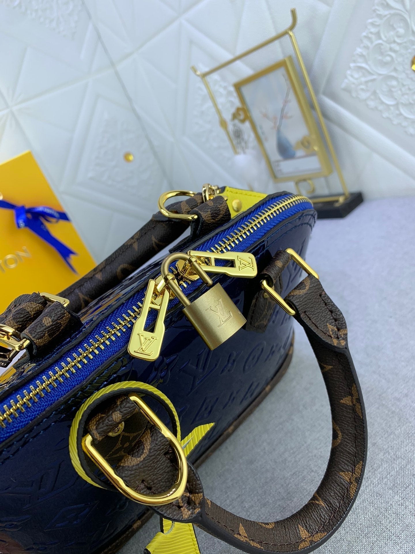 EN - Luxury LUV 835 Travel Bag