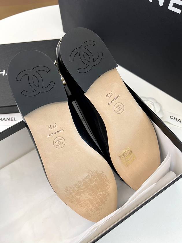 Ballerina Flat Shiny Lambskin Metal Imitation Pearls & Black Chanel