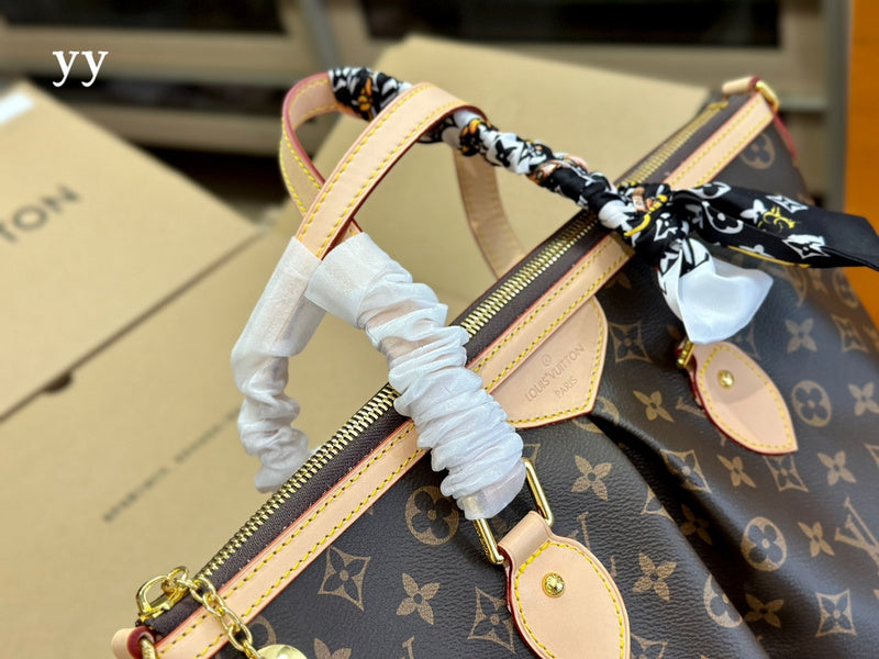 Xynera Bagss - Louis Vuittons  - 15000