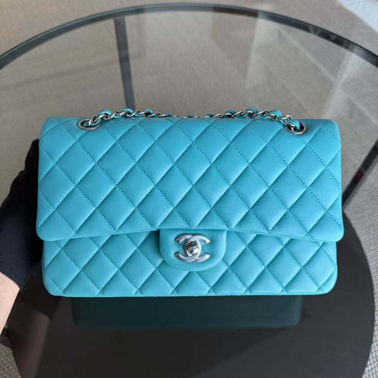 *Un* Chanel Classic Flap Medium - 25CM Quilted Lambskin Blue Silver Hardware Series 19