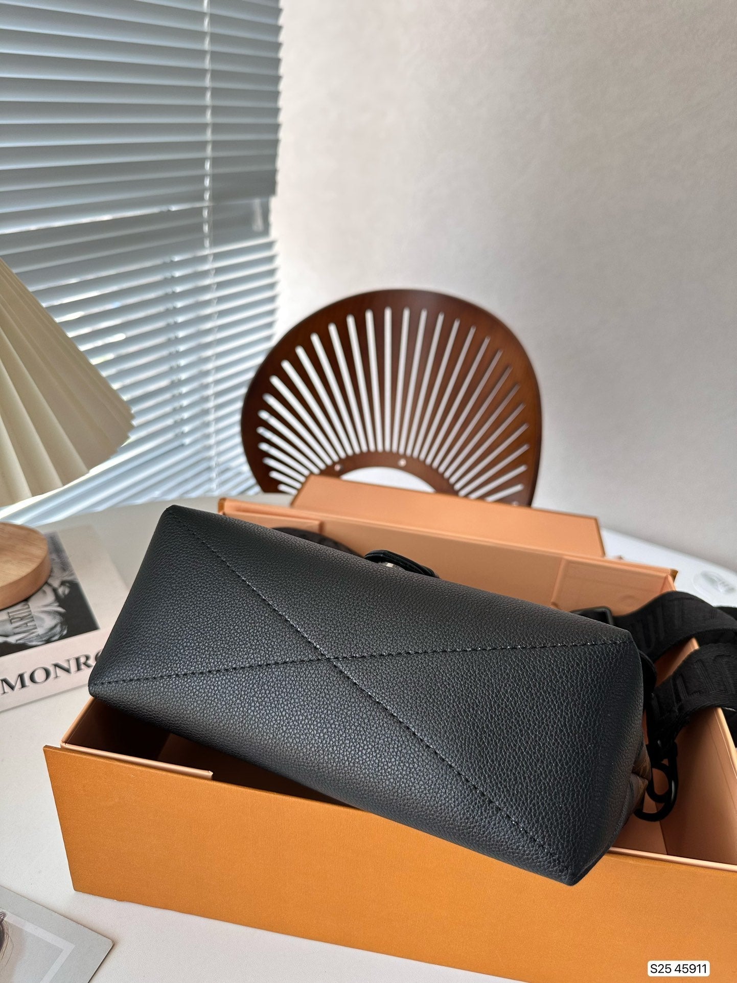EN - Luxury LUV 840 Travel Bag
