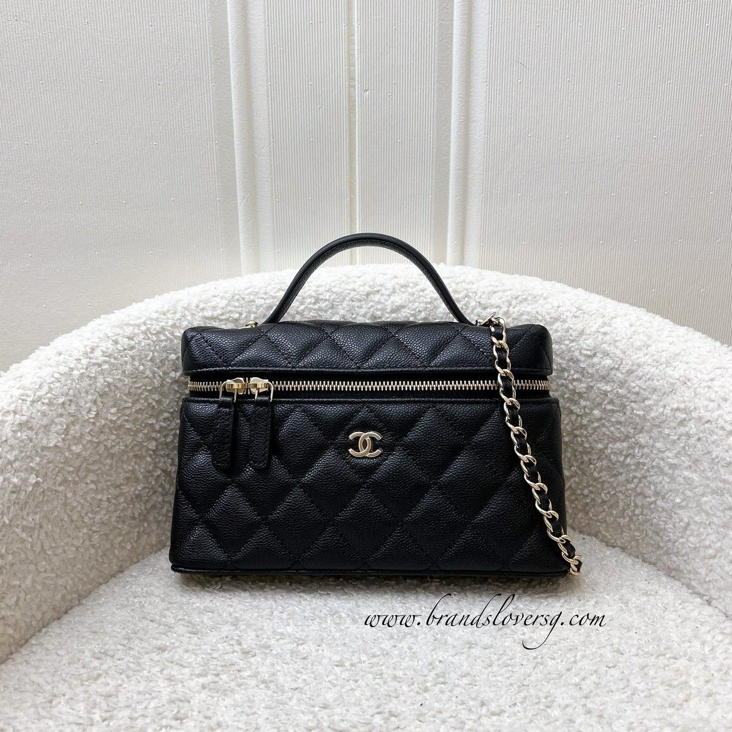 Chanel 25C Vanity / Clutch with Chain (lp Style Bag) in Black Caviar and Lghw ( )