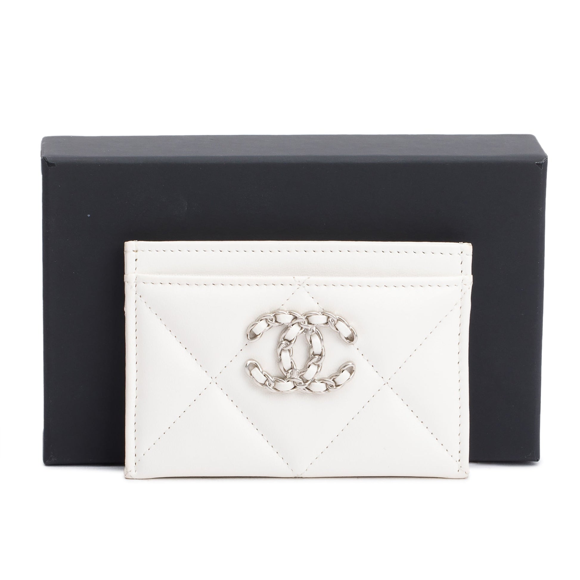 Chanel Quilted 19 Card Holder Leather Lambskin White Wallet Case
