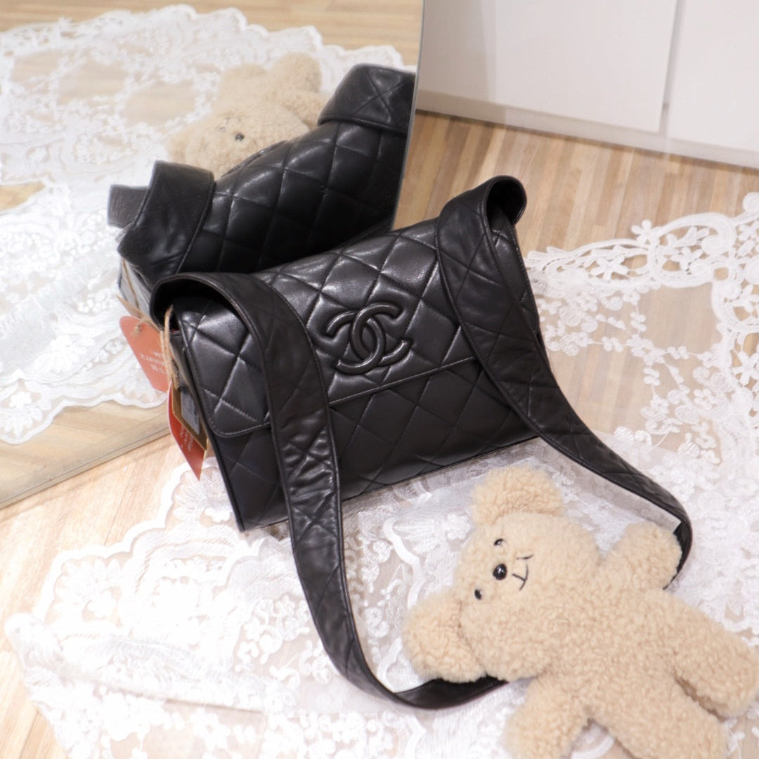 Chanel   so black shoulder bag