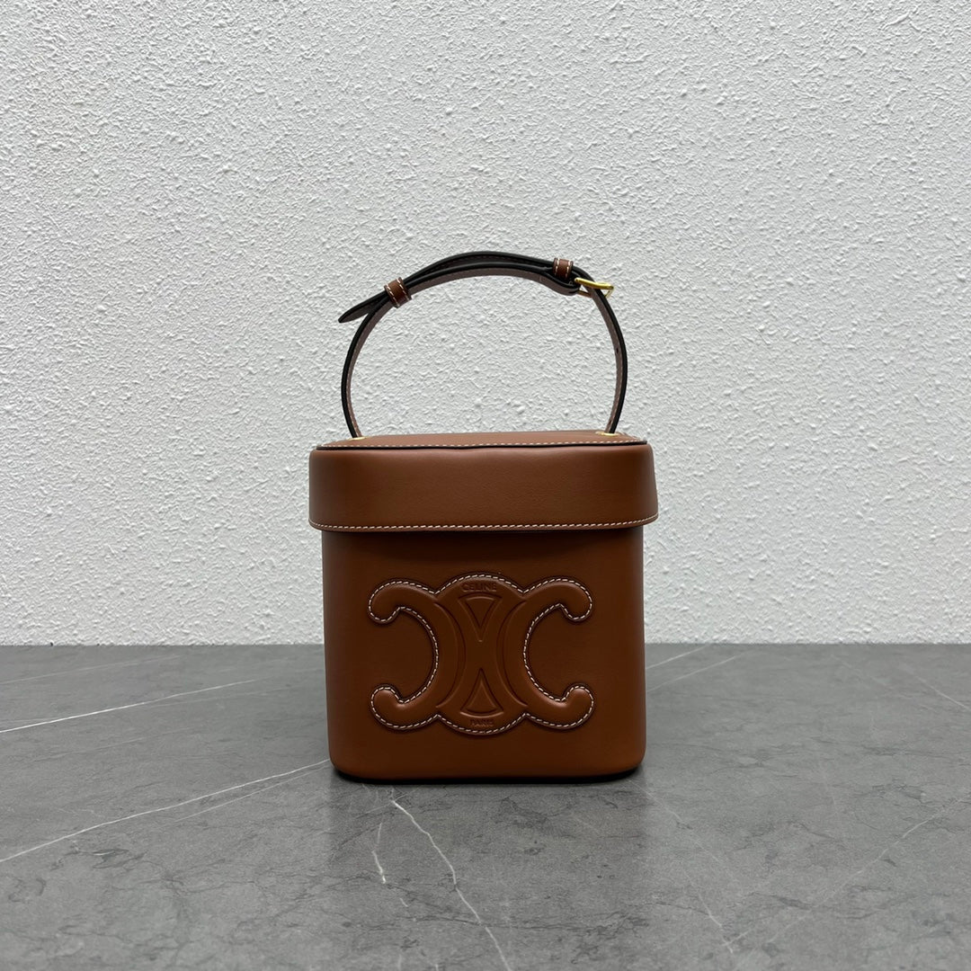 Top Quality Box Cuir Triomphe For Women Tan Medium Travel Bag