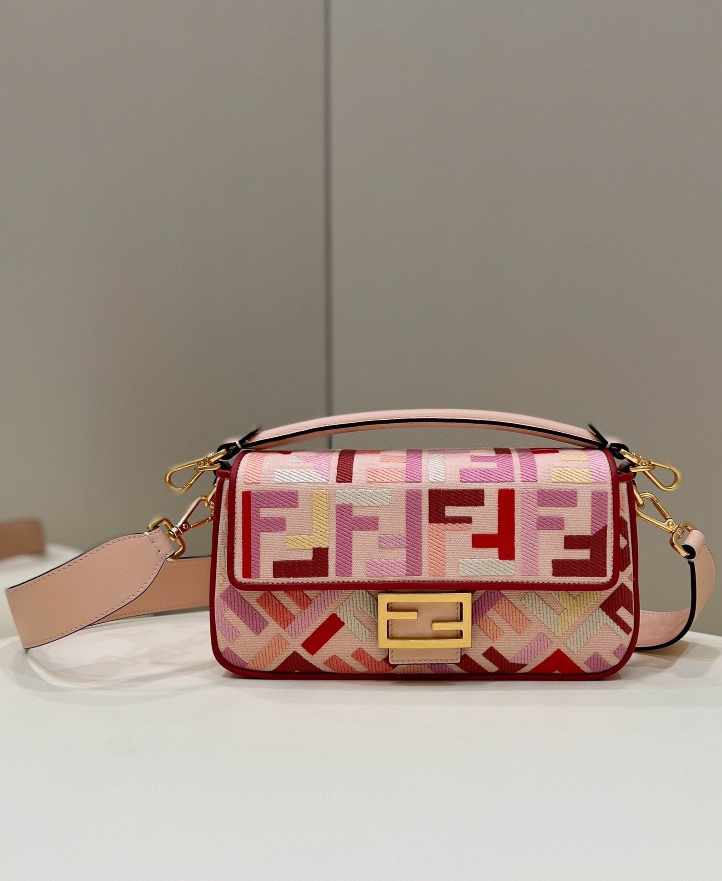 Fendi Top QualityTop Quality Baguette From Multicolor FF Crossbody Bag