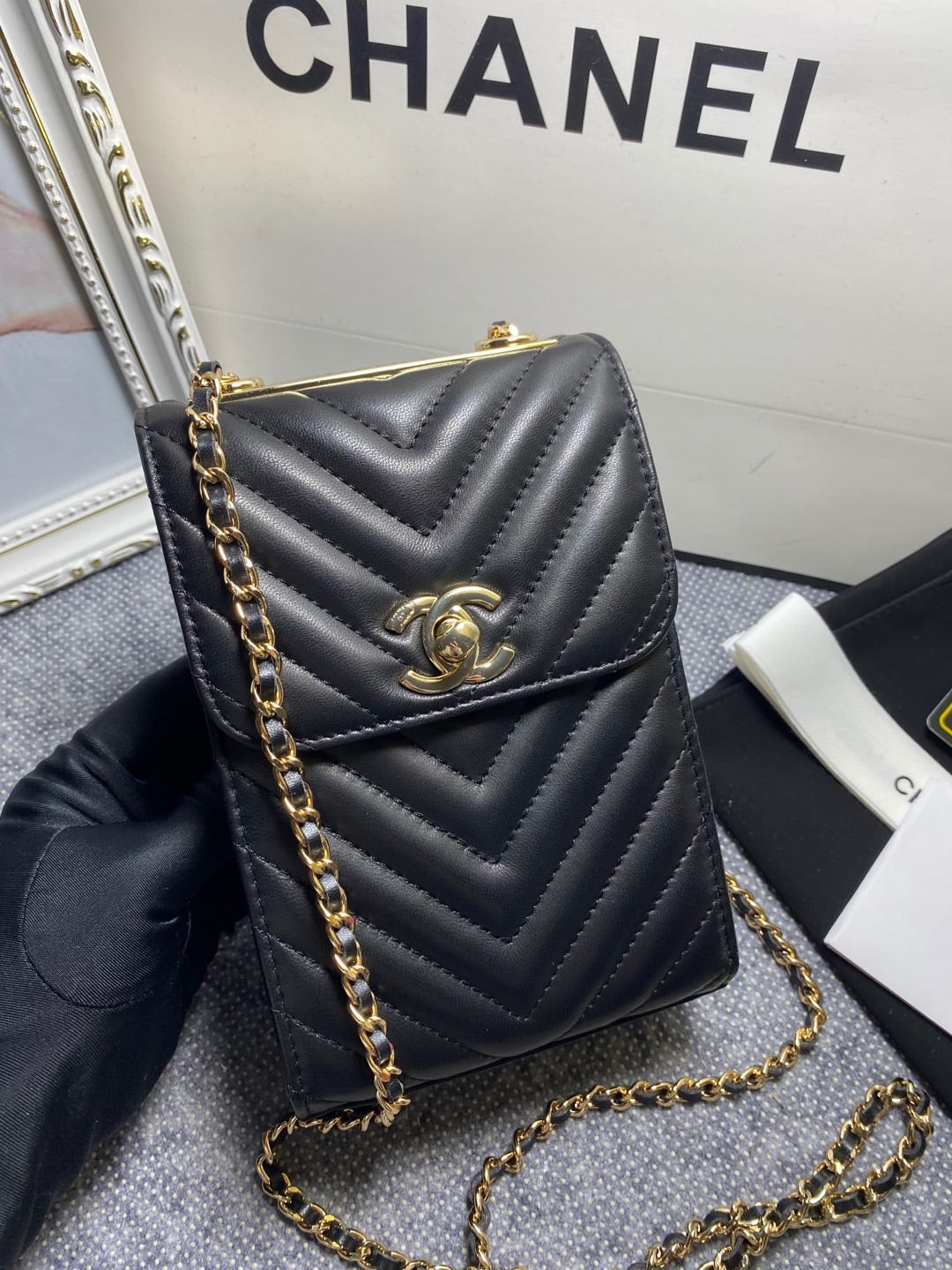 CHL Chevron Trendy CHL Phone Black Handbag