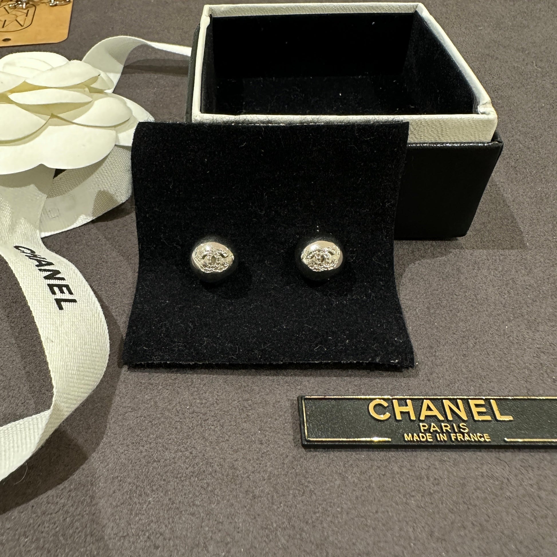Chanel   earrings