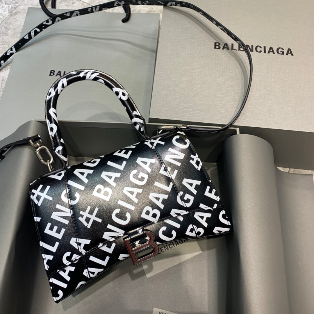 Top Quality Hourglass Handbag In And For Black White Travel Bag