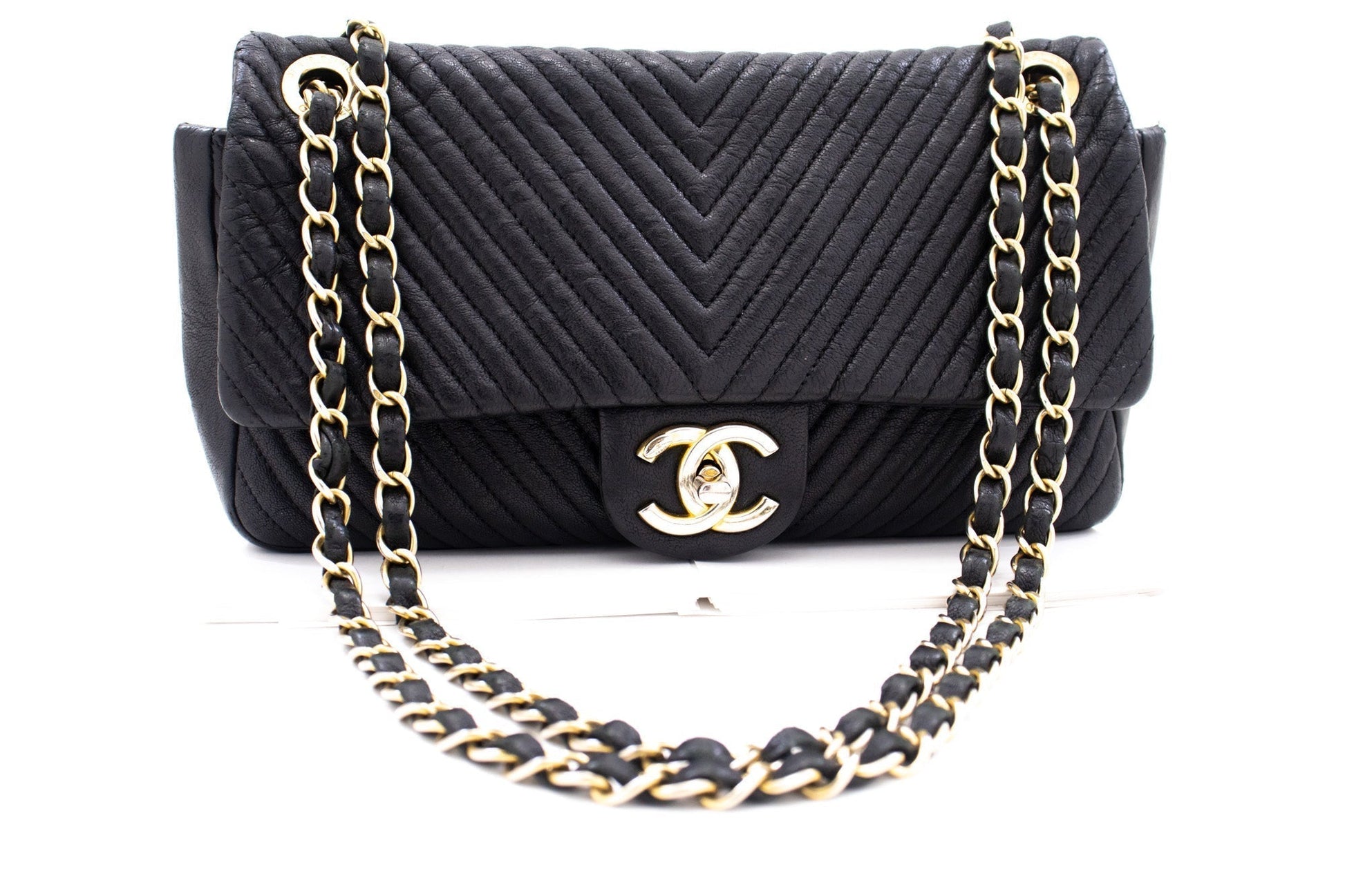 Chanel Chevron V-Stitch Leather Chain Shoulder Bag Single New Mat