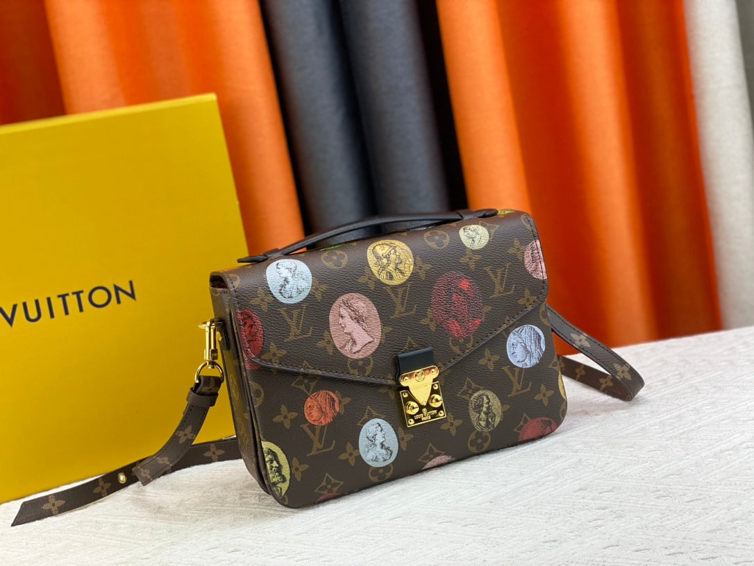 EN - Luxury LUV 813 Travel Bag