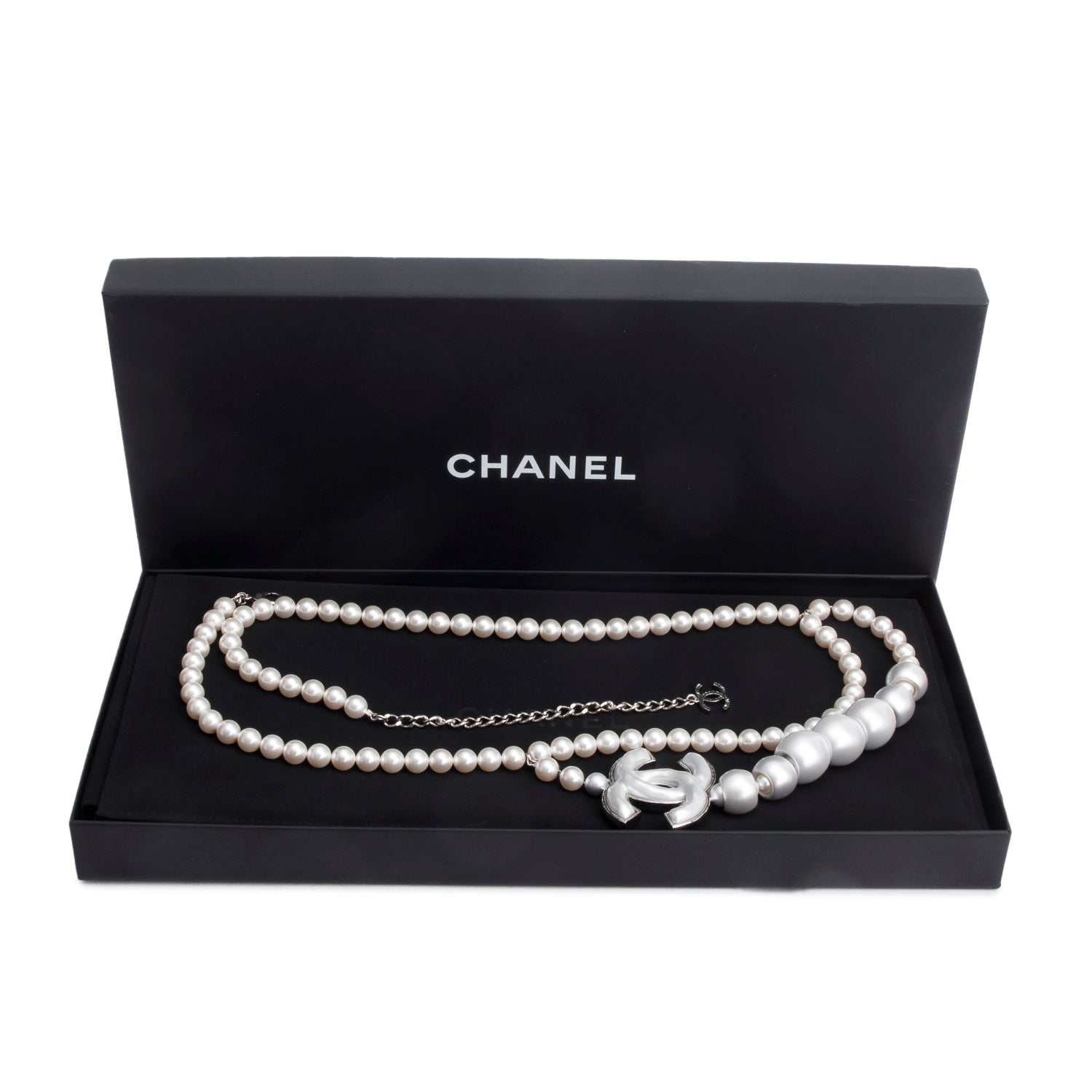 Chanel Palladium-Plated Faux Pearl CC Belt