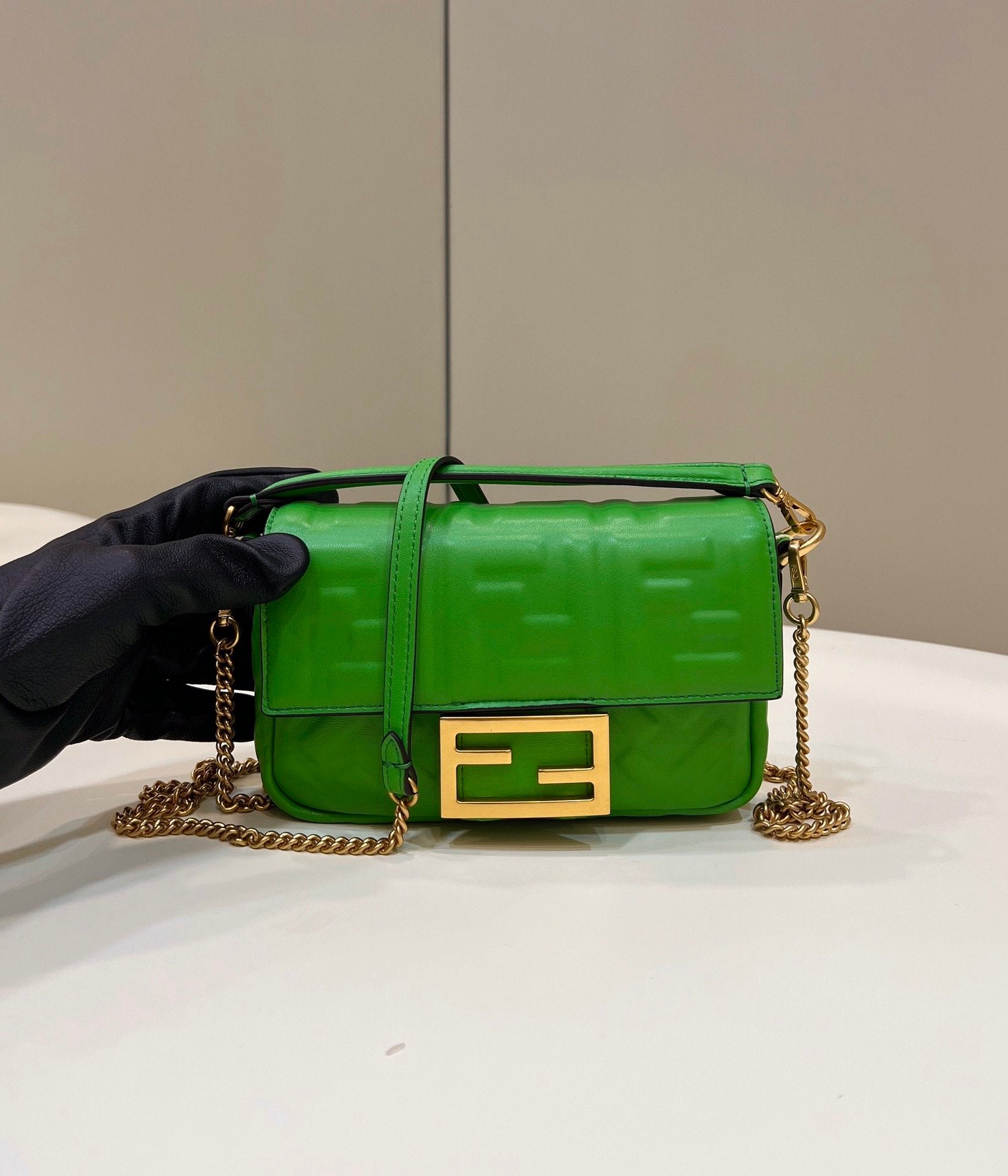 Fendi Top QualityTop Quality Baguette , Green FF Crossbody Bag