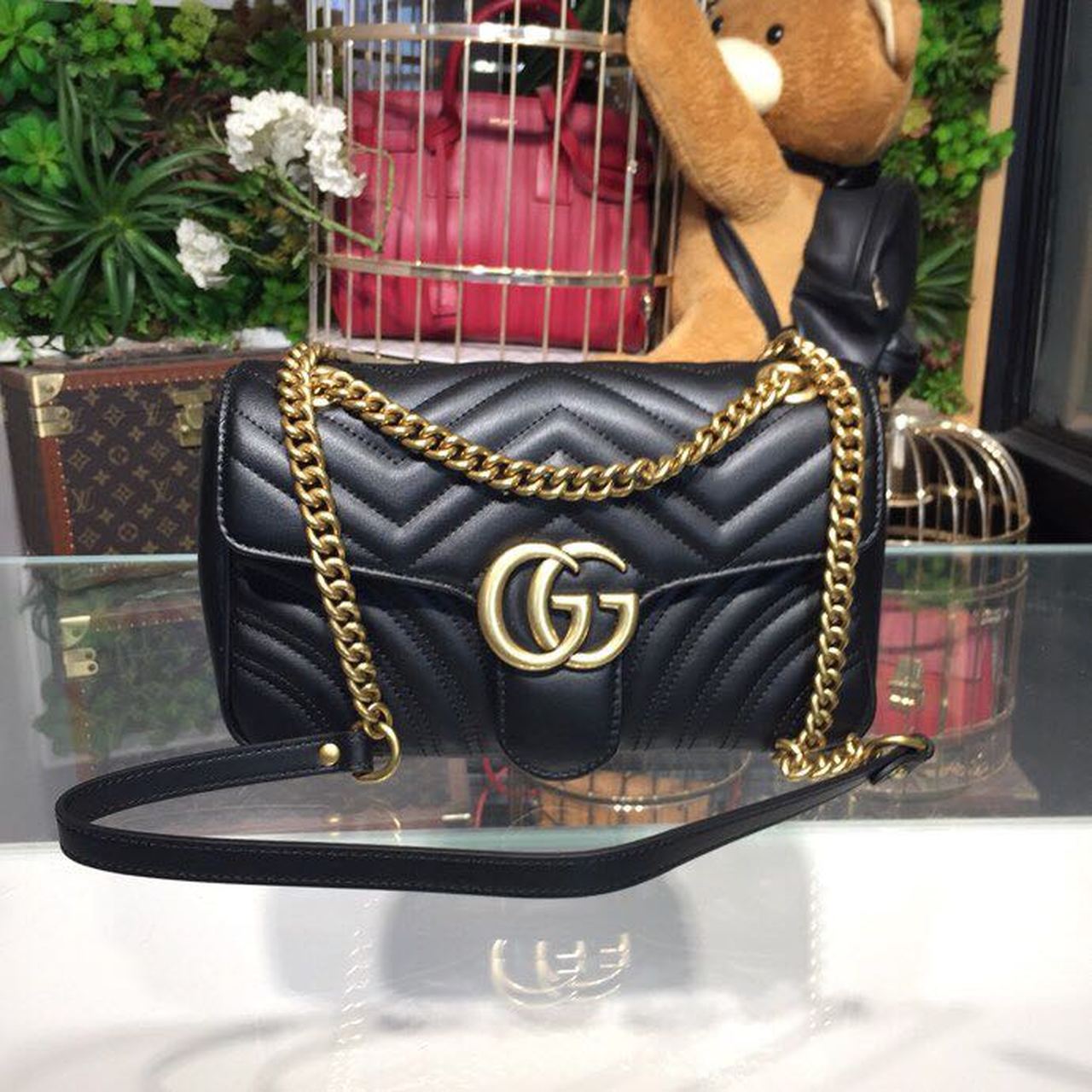 gg Marmont MatelassÃ© 10in 25cm Black Small Shoulder Bag