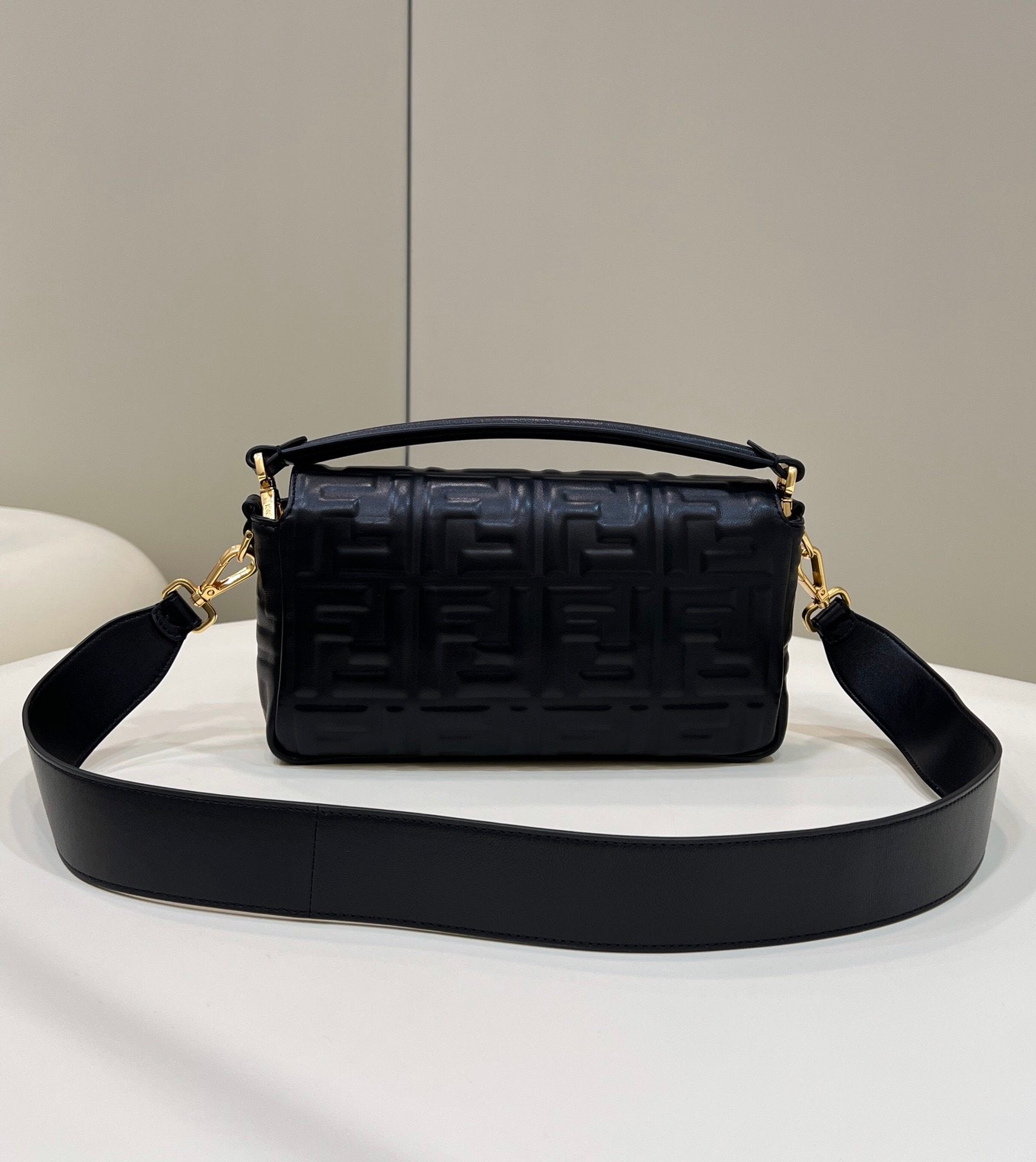 Fendi Top QualityTop Quality Baguette &# Black FF Crossbody Bag