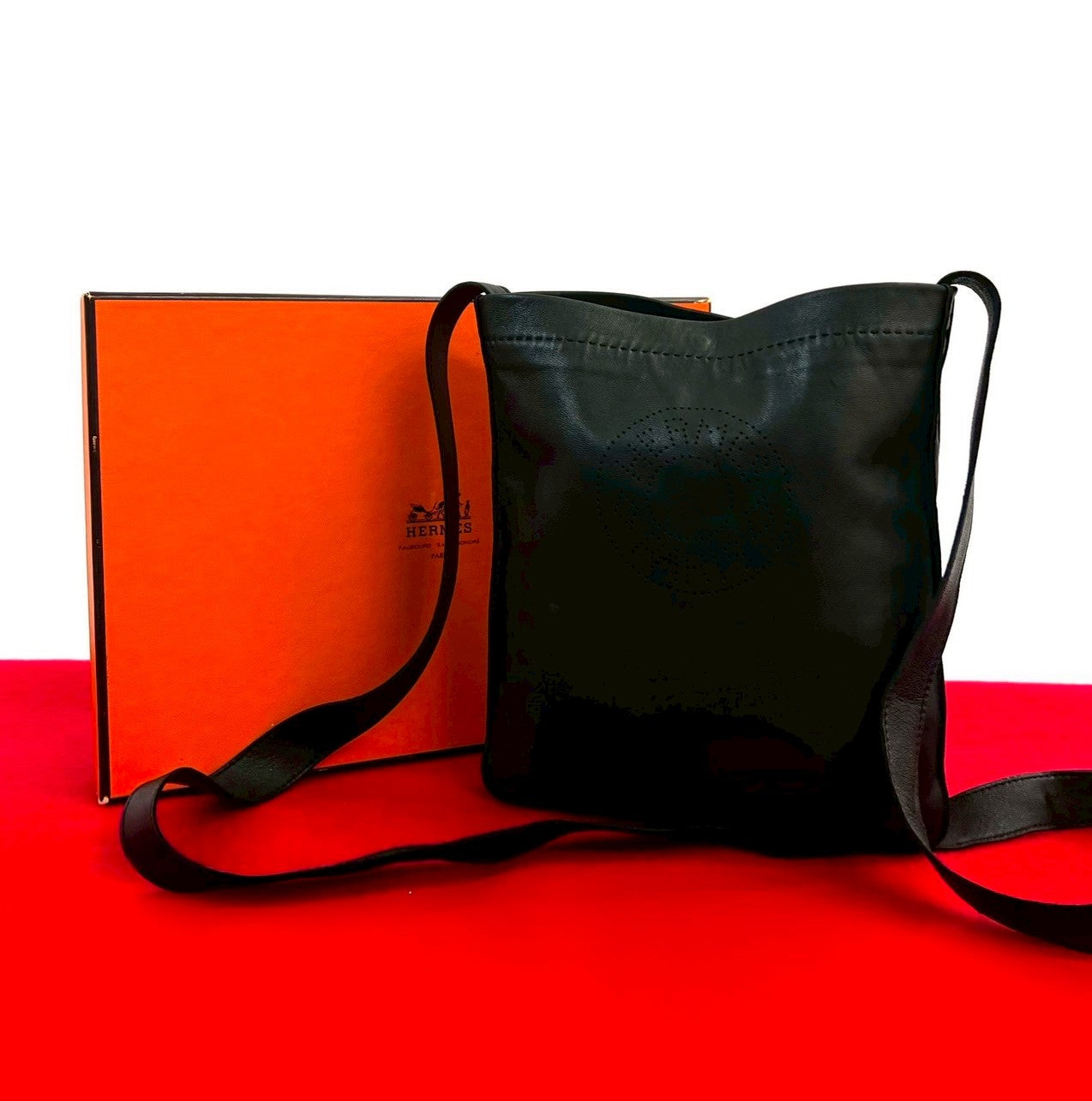 Shoulder Bag Calfskin Crude Cell Black