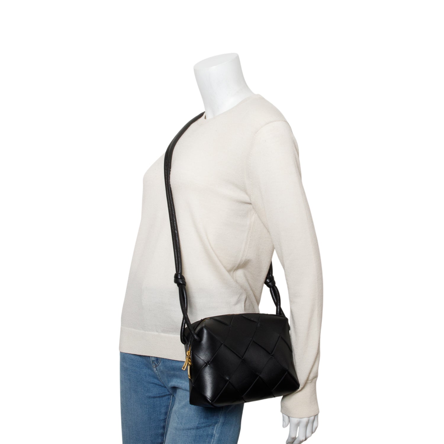 Bottega Veneta Lambskin Maxi Intrecciato Cassette Camera Bag Black Small Travel Bag
