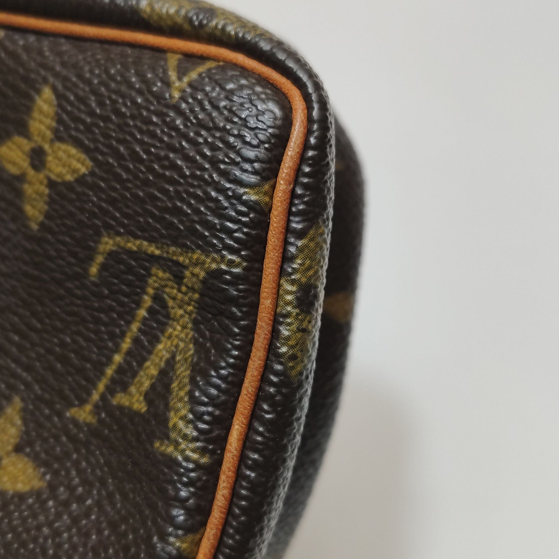 Louis Vuitton Monogram Zippy Coin Purse