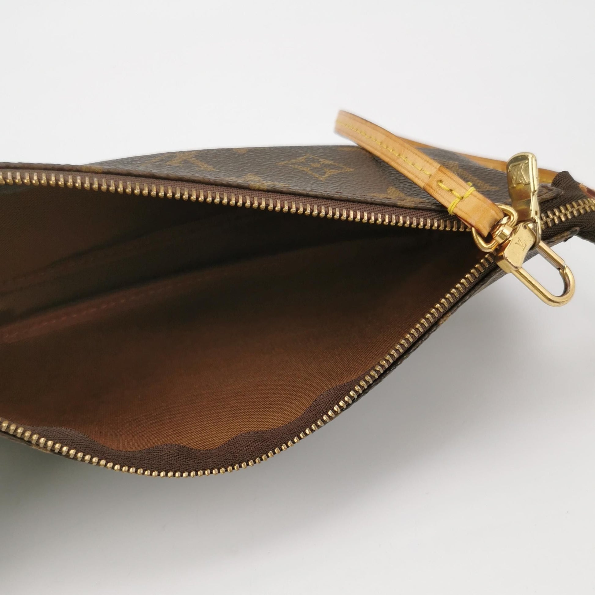 Louis Vuitton Accessories Mahjong Bag Large Vegetable Tanned Leather Monogram Print   Handbag 24120478969953