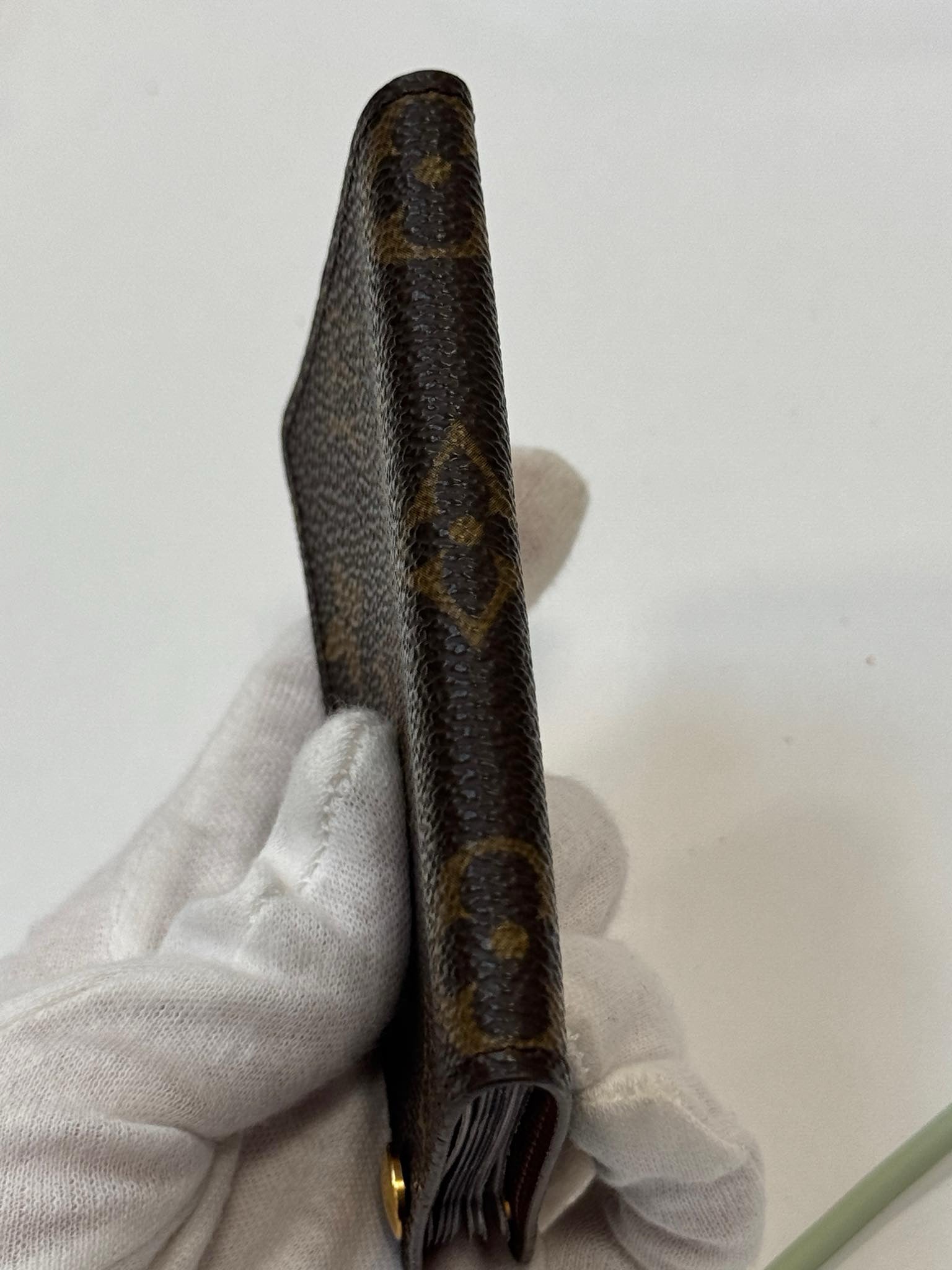 Louis Vuitton T key case Fashion Accessory