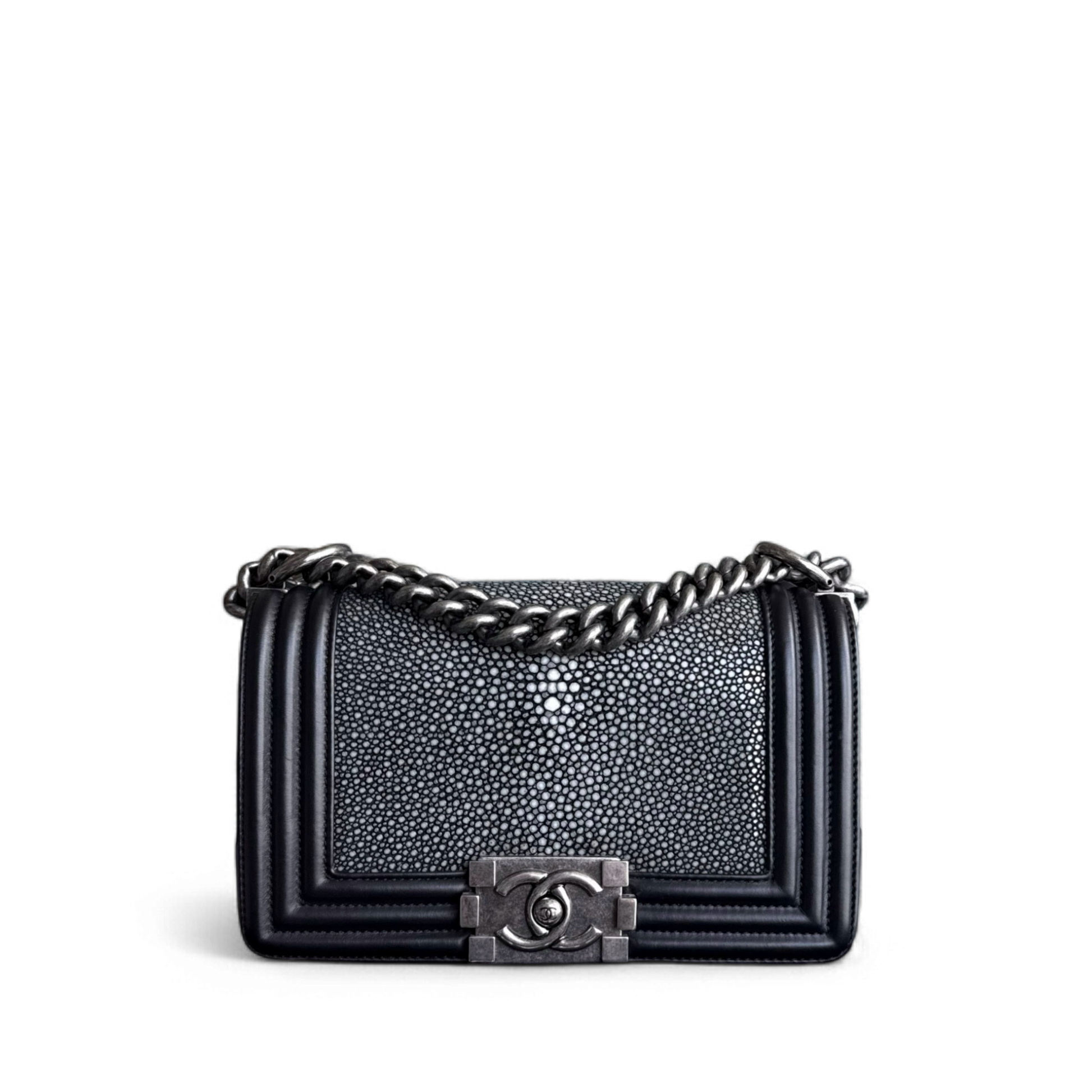 Chanel Boy Small Exotic Limited Edition - Stingray Black Ruthenium Silver Hardware Series 18