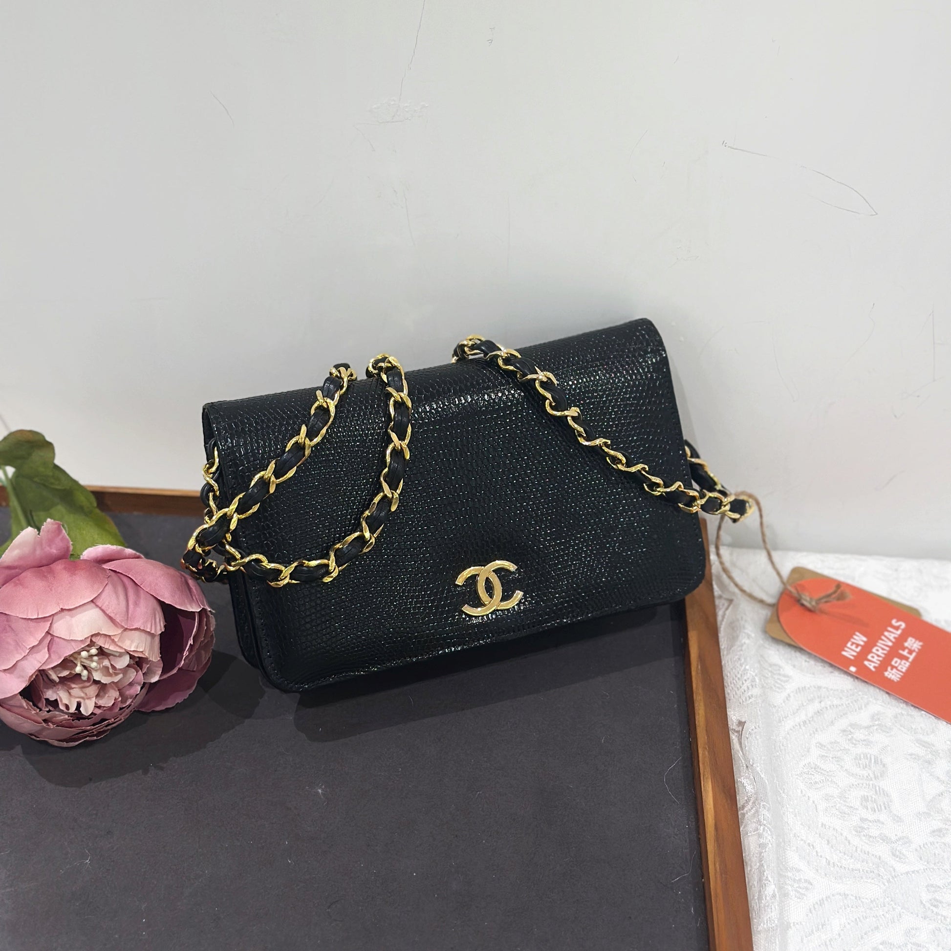 Chanel   lizard skin chain bag