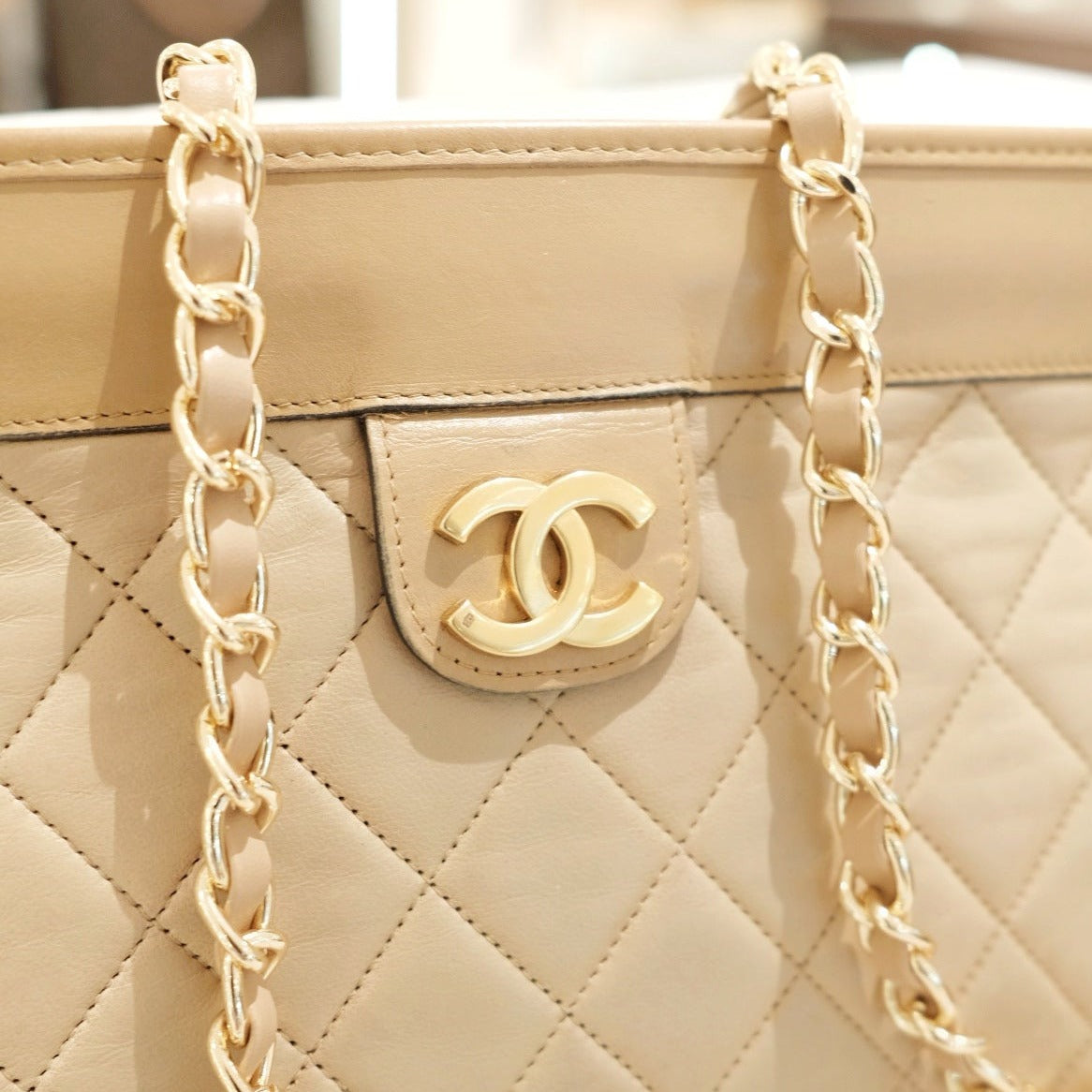Chanel   beige pouch+chain