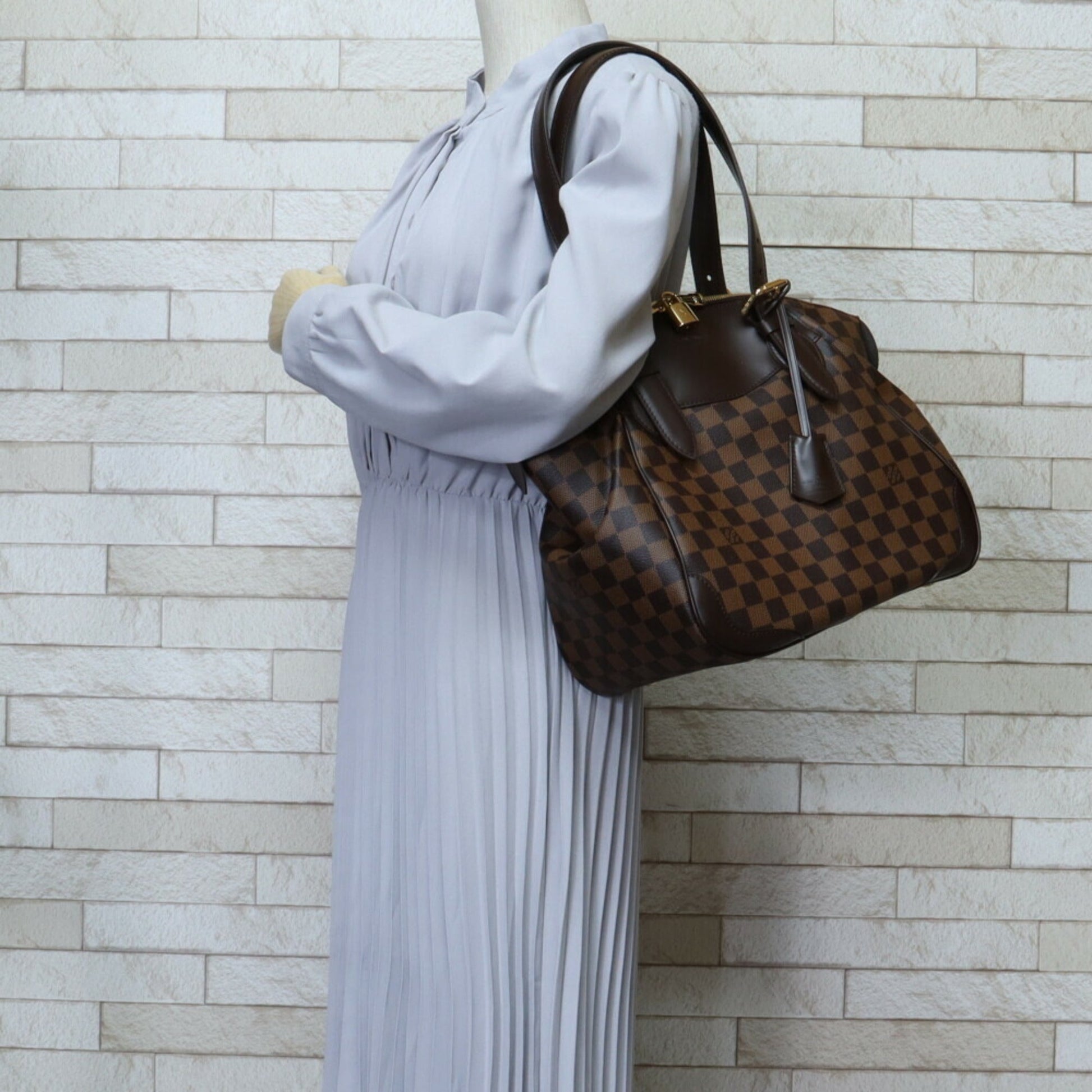 Louis Vuitton Damier  Damier Canvas Damier Canvas Shoulder Bag