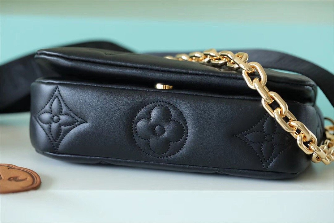 Top Quality Wallet On Strap Bubblegram In Leather Monogram Travel Bag M81398 5692