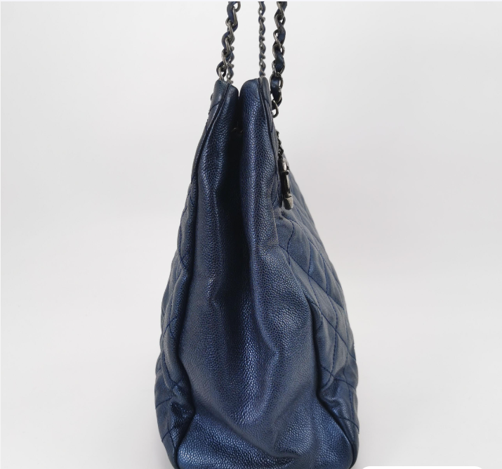 Chanel Carviar leather tote bag cm blue