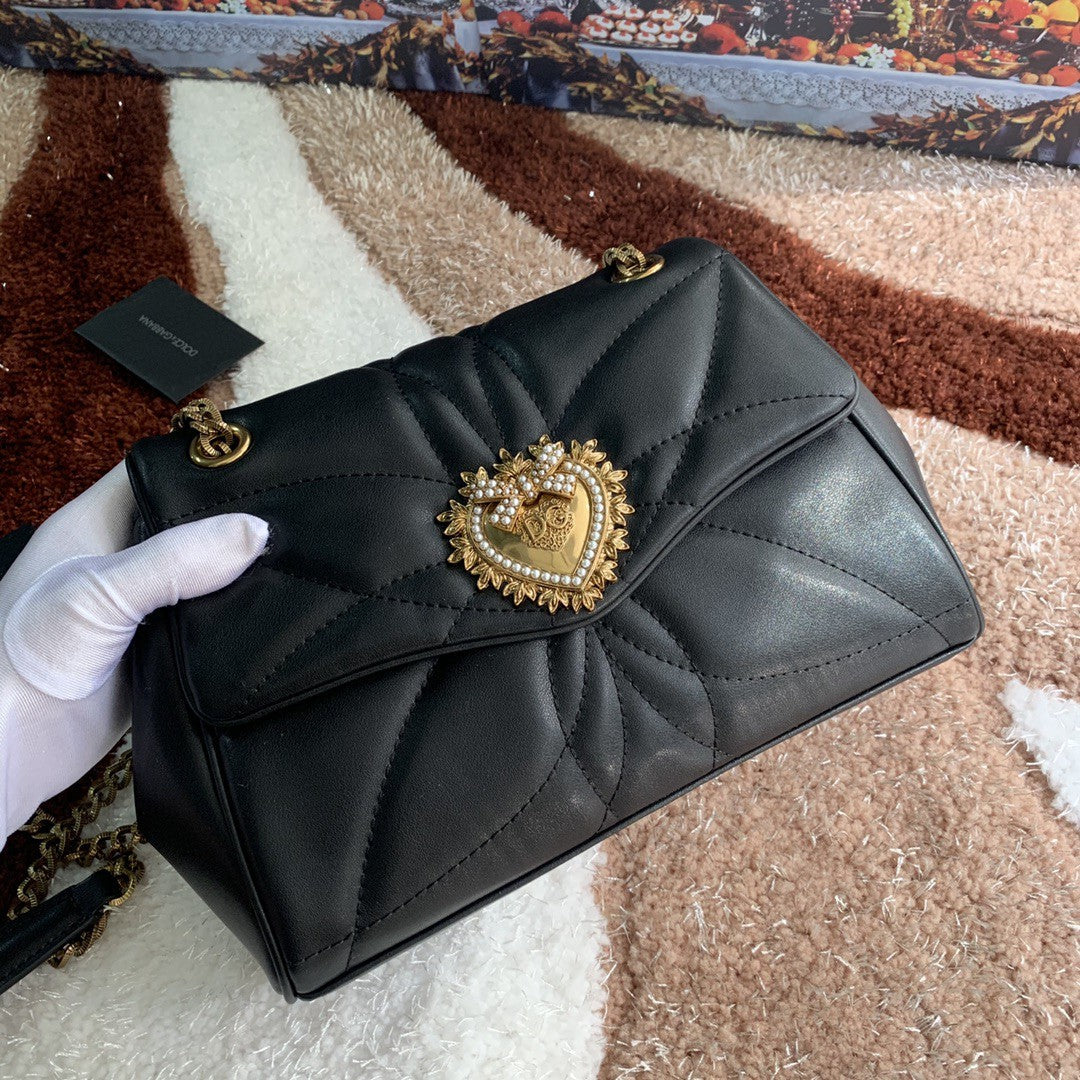 Metop Qualityum Devotion Nappa Quilted Black Shoulder Bag
