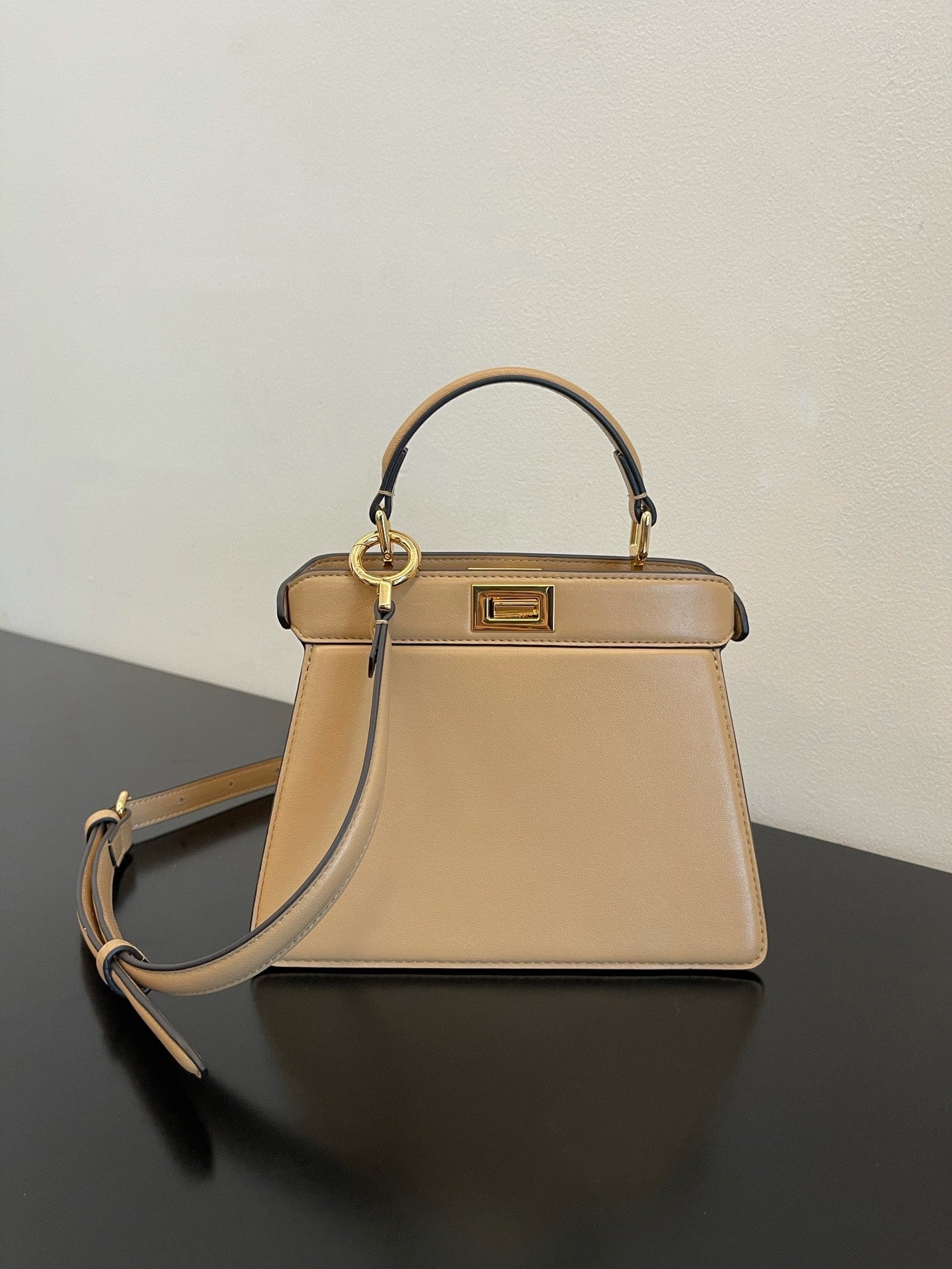 Iseeu Petite Nude Small Travel Bag