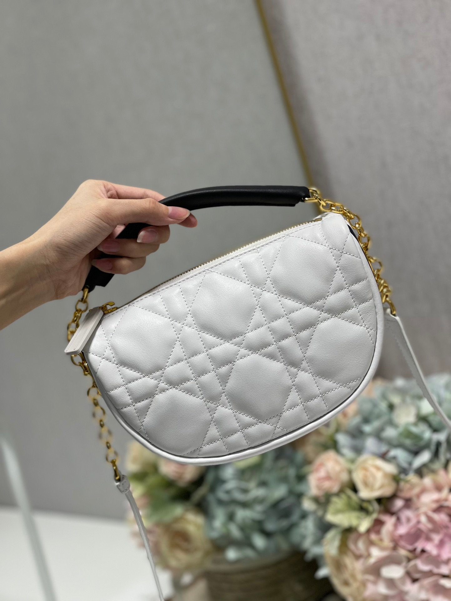 Vibe Cannage Cd White Small Crossbody Bag