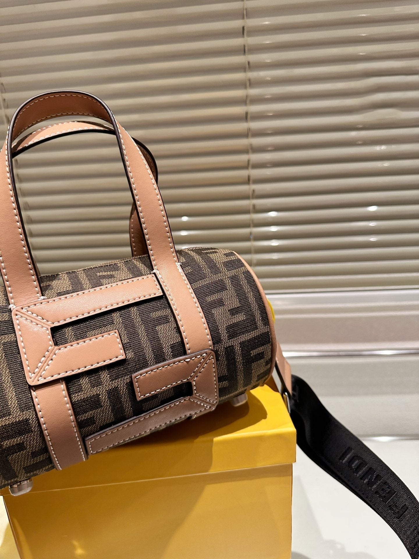 EN - Luxury FEI 295 Travel Bag