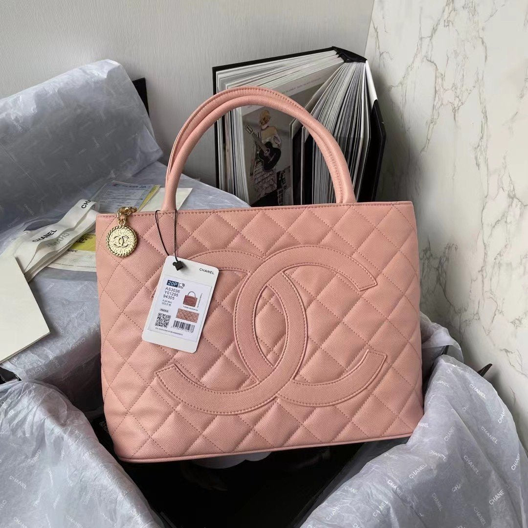 CHLMedallion PiNike 29cm 11in Shoulder Bag