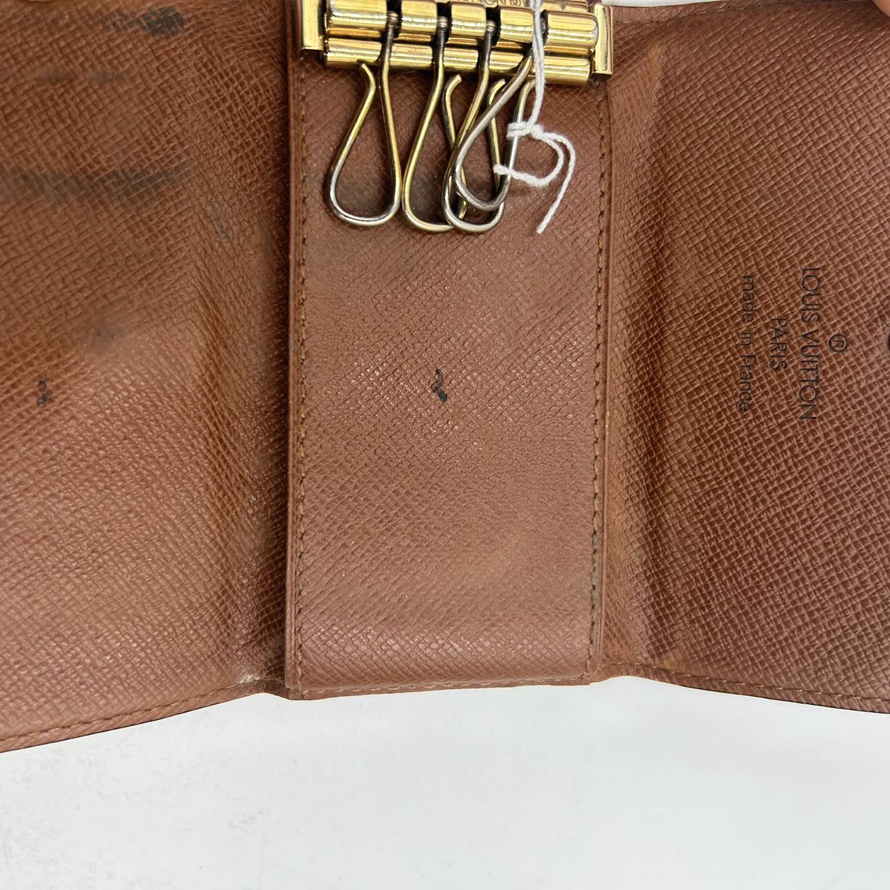 Louis Vuitton Key Case Fashion Accessory