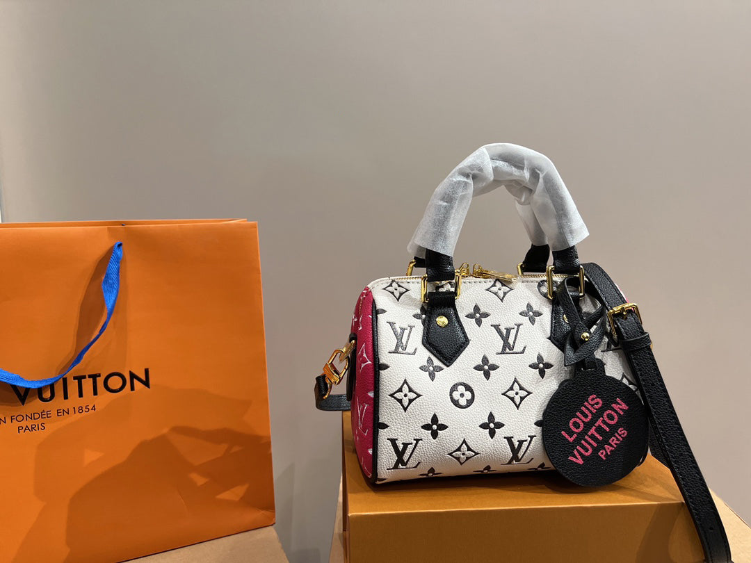 EN - Luxury LUV 733 Travel Bag