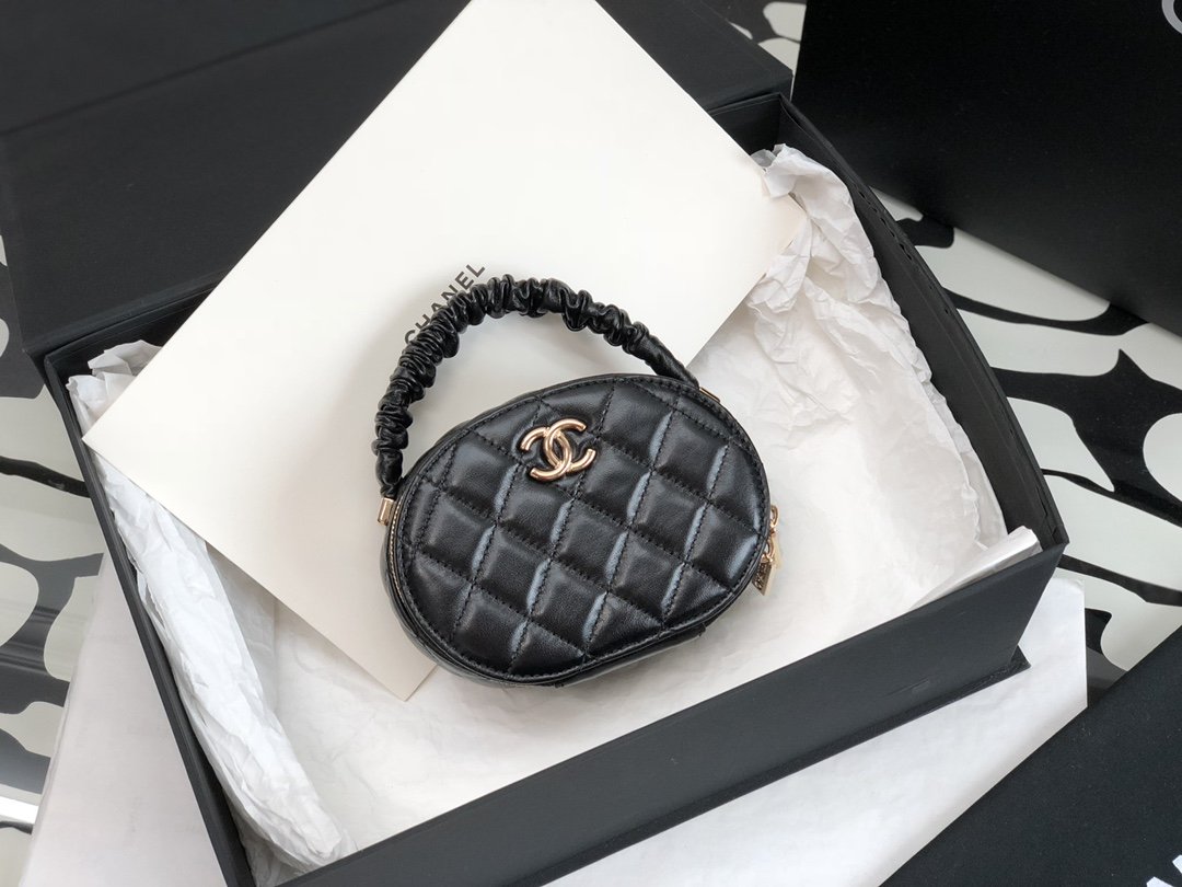 CHLVanity Case Shiny 9.5cm 3.7in Black Gold Handbag