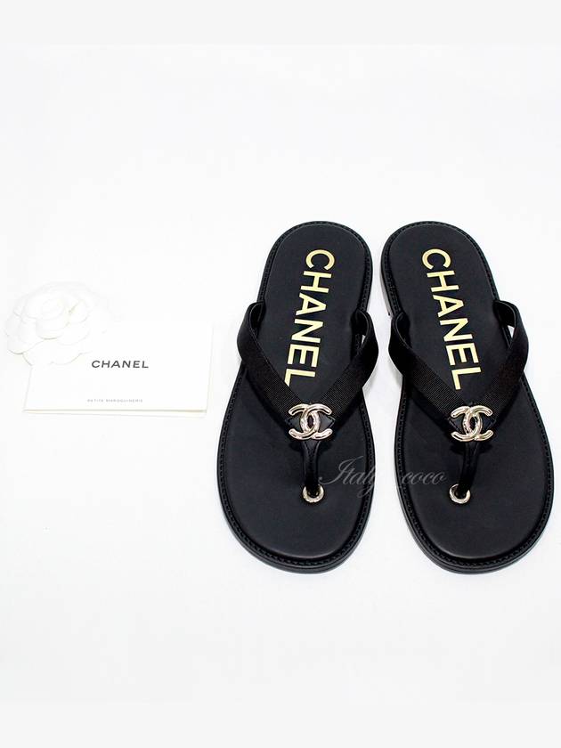 WoMen's CC Logo Flip Flops Black Chanel