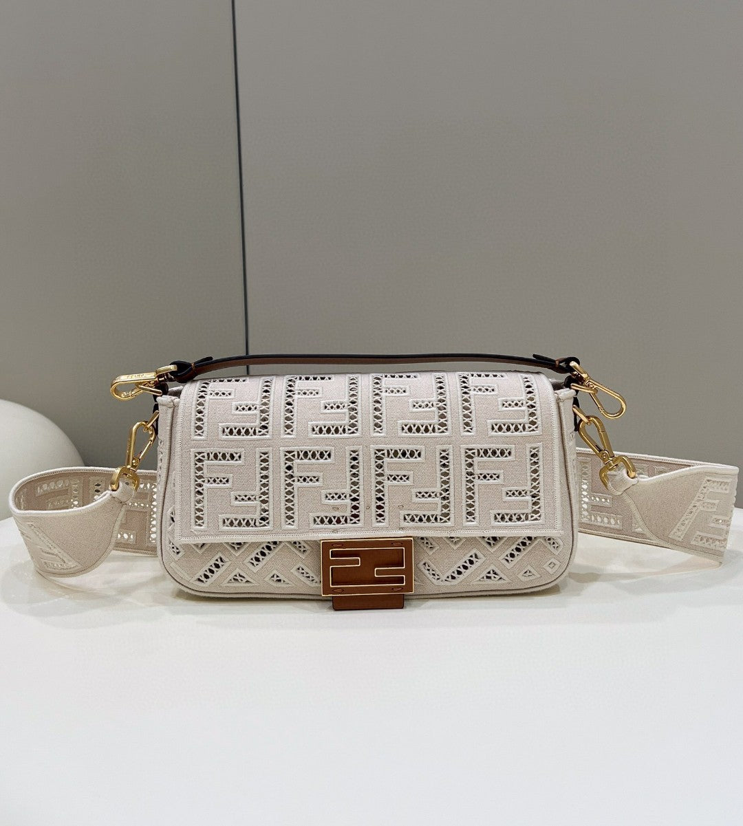 Fi Baguette With Embroidery Metop Qualityum Bag White Travel Bag