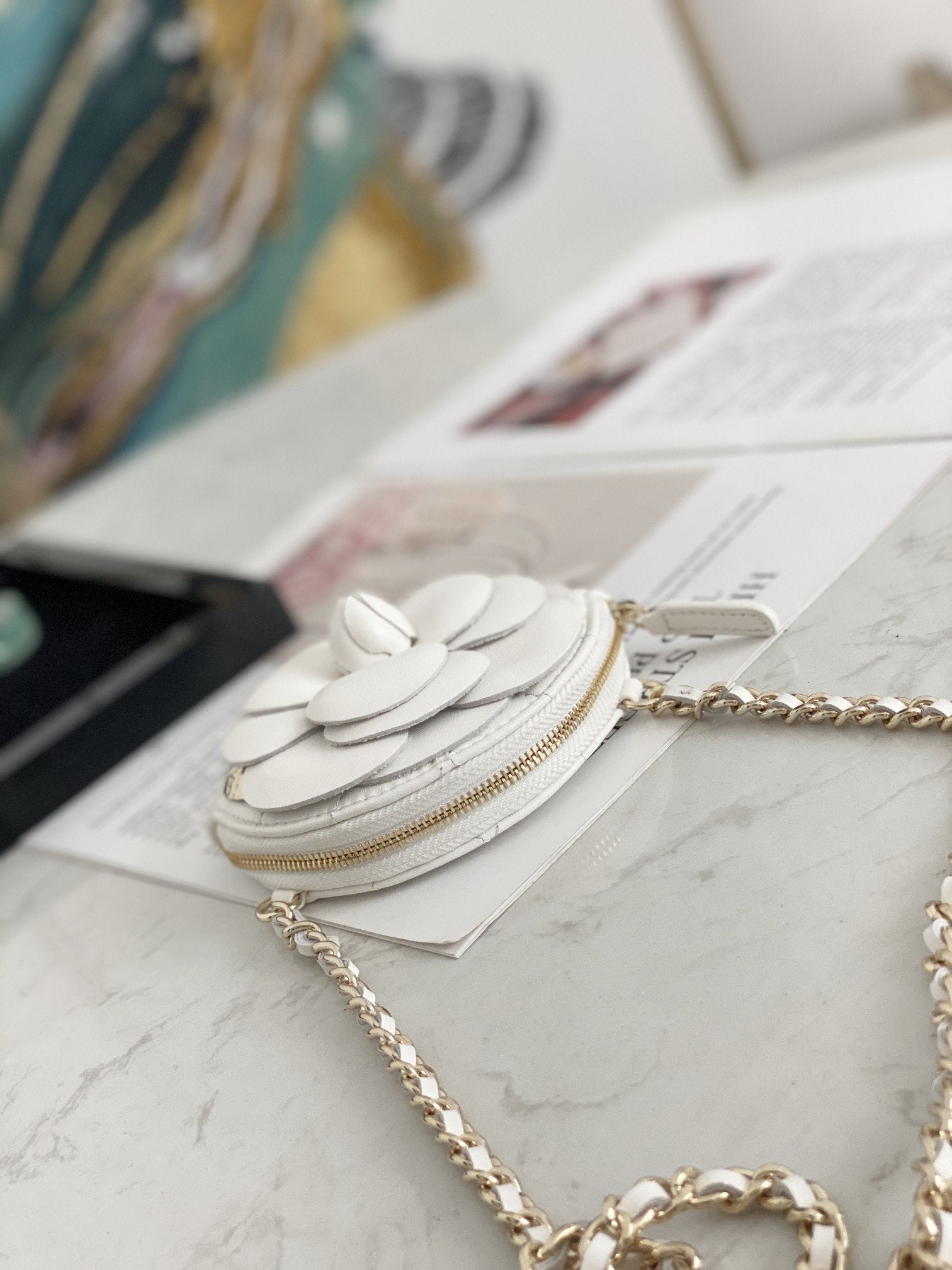 CHL Camellia 11cm 4in White Chain Clutch Bag Wombeaunoirrbeaunoirr 11Cm4In