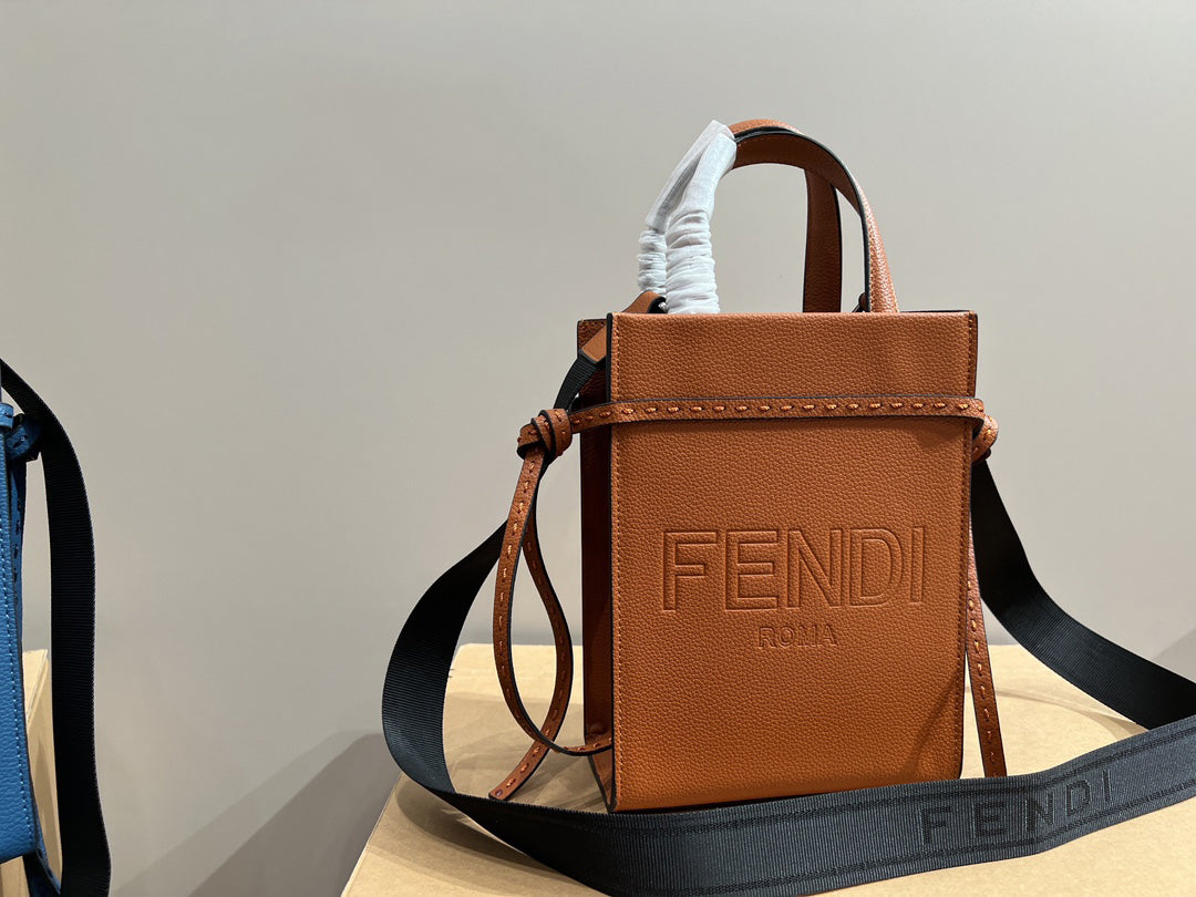 EN - Luxury FEI 296 Travel Bag